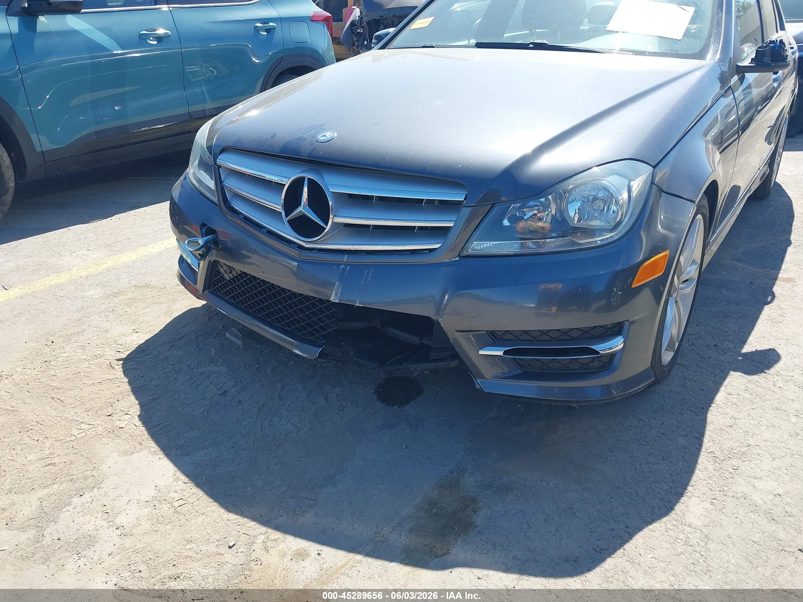 2013 Mercedes-benz C 300 Sport 4matic Серый vin: WDDGF8AB4DR288561