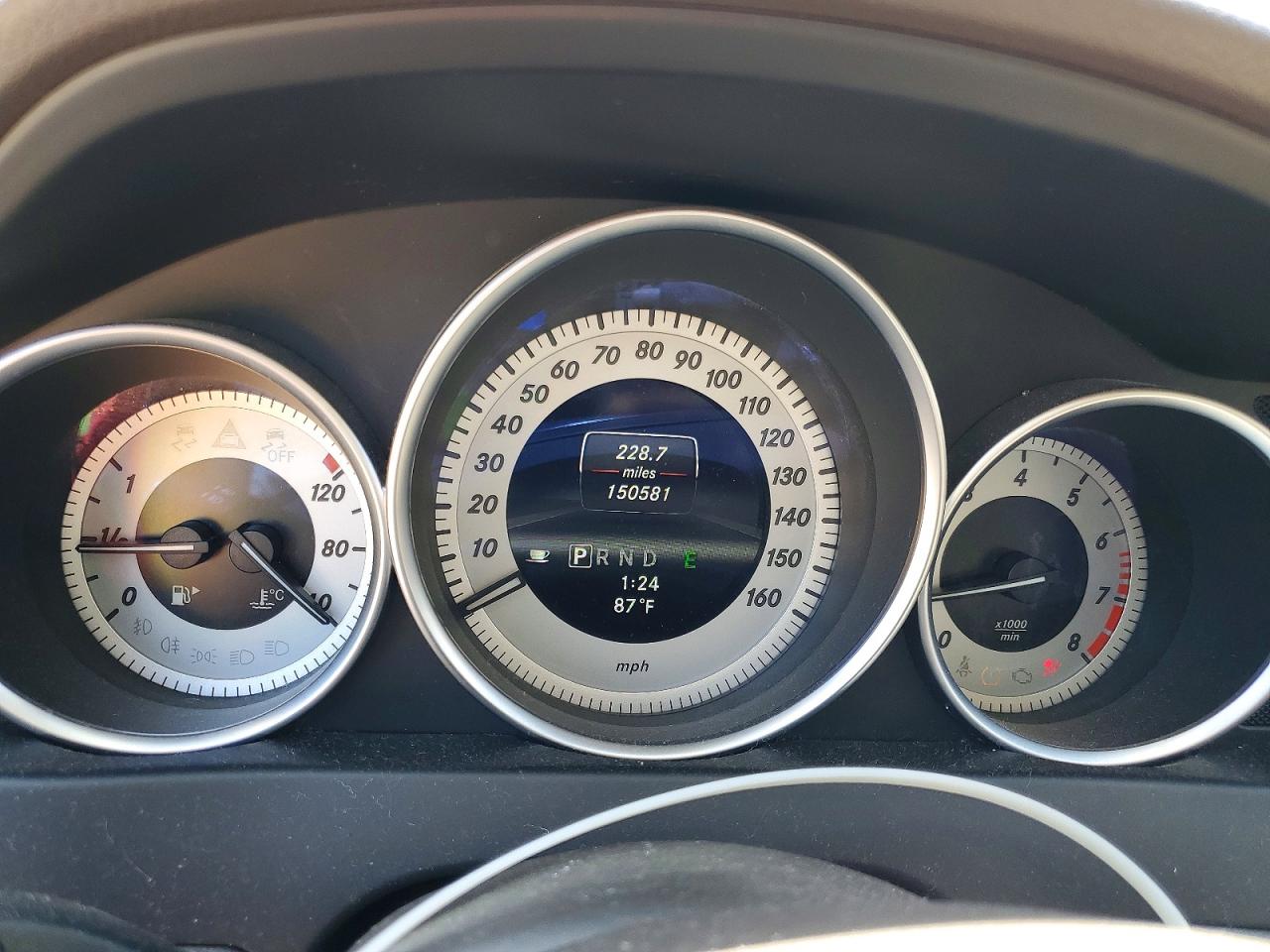 2013 Mercedes-benz C 300 4matic White vin: WDDGF8AB4DR295431