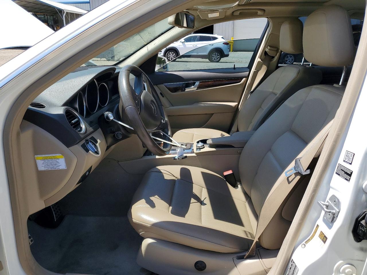 2013 Mercedes-benz C 300 4matic White vin: WDDGF8AB4DR295431