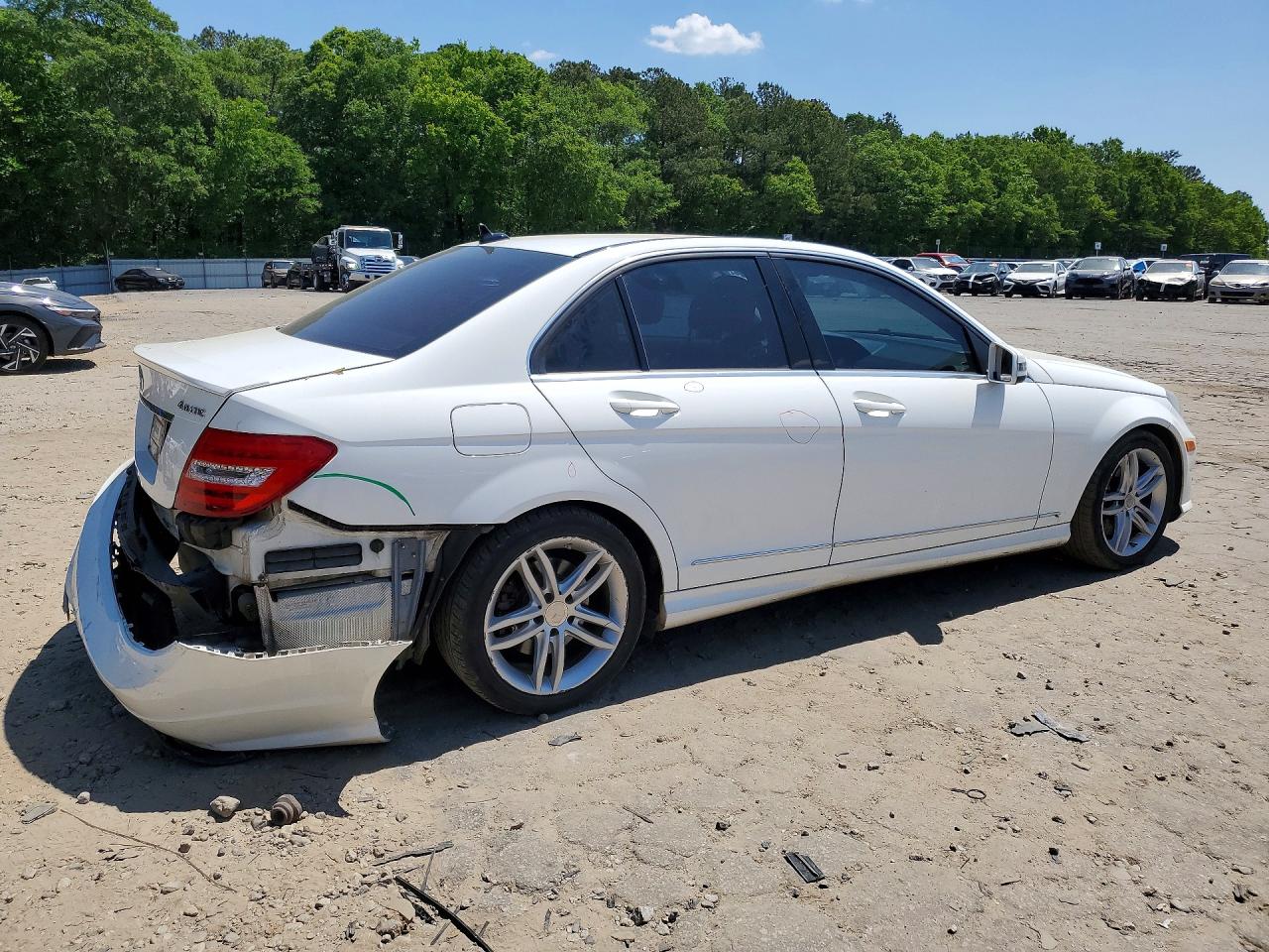 2013 Mercedes-benz C 300 4matic White vin: WDDGF8AB4DR295431
