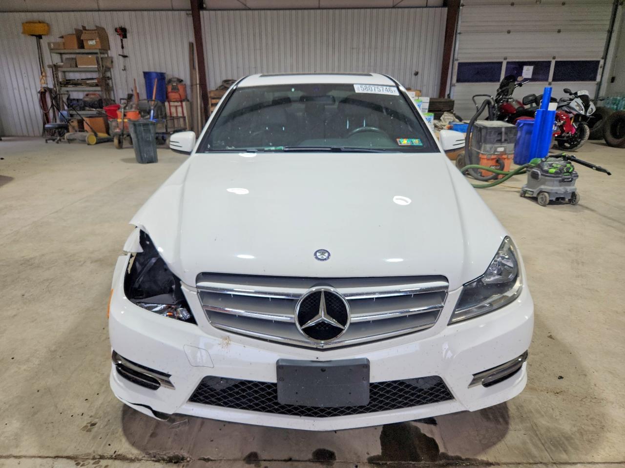 2013 Mercedes-benz C 300 4matic Белый vin: WDDGF8AB4DR295607