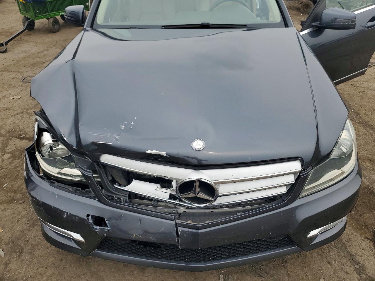 2014 Mercedes-benz C 300 4matic Синий vin: WDDGF8AB4EA892983