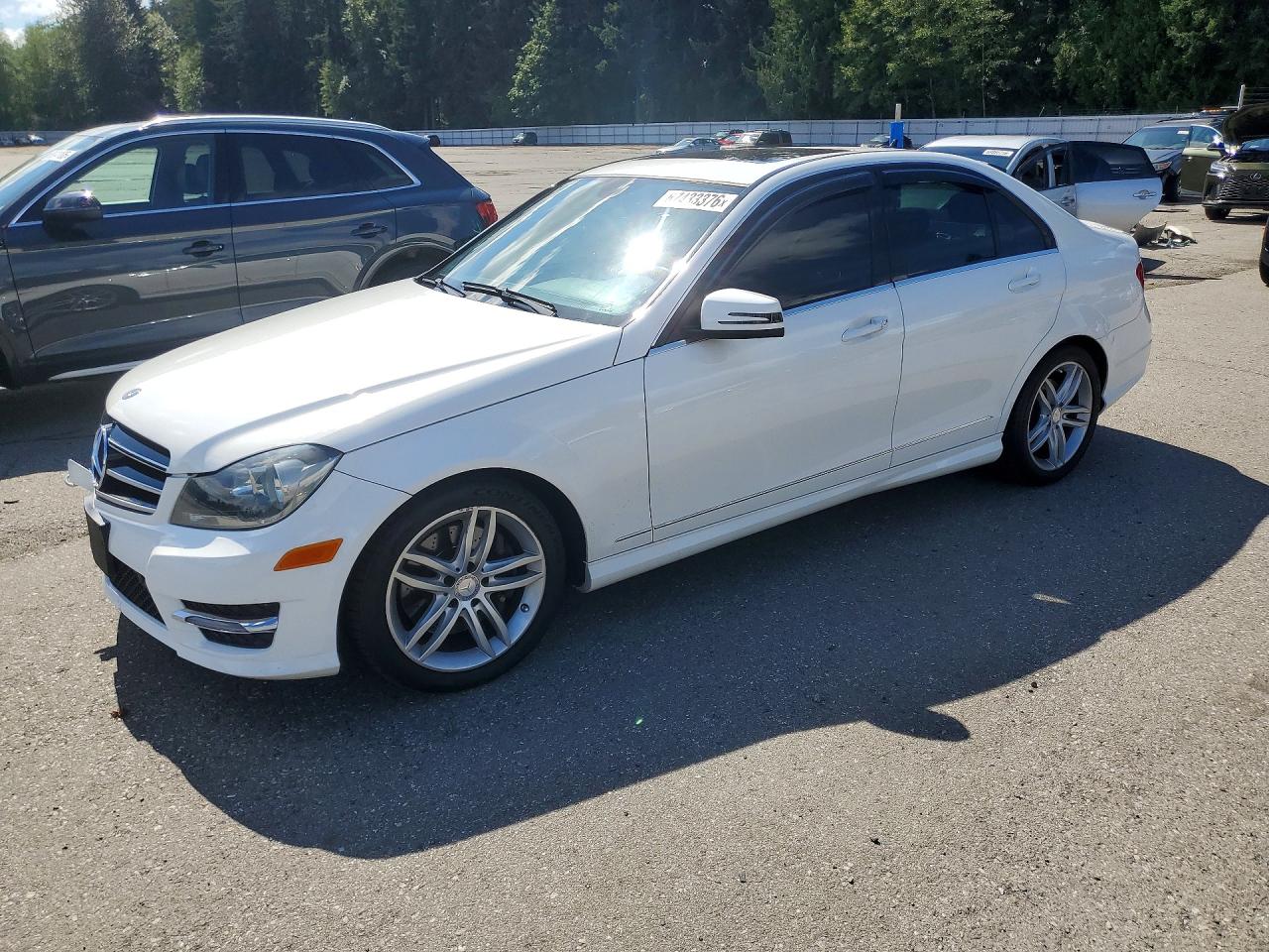 2014 Mercedes-benz C 300 4matic White vin: WDDGF8AB4EA908275
