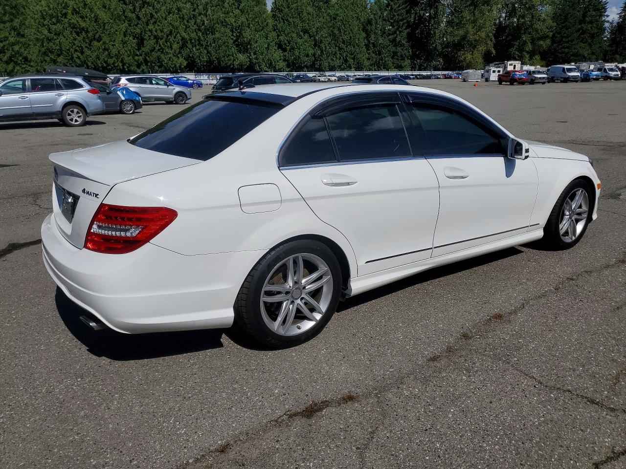 2014 Mercedes-benz C 300 4matic White vin: WDDGF8AB4EA908275