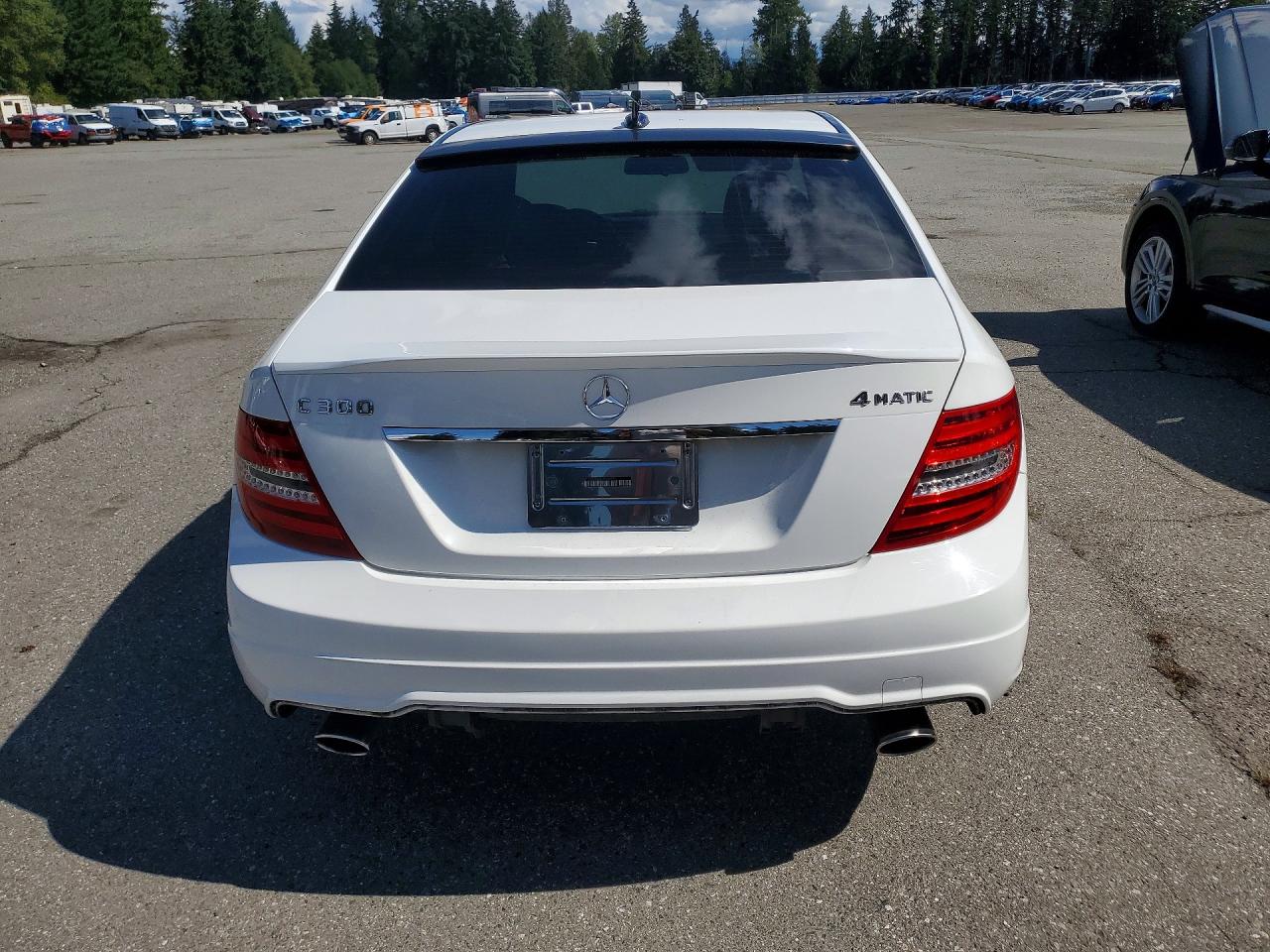 2014 Mercedes-benz C 300 4matic White vin: WDDGF8AB4EA908275
