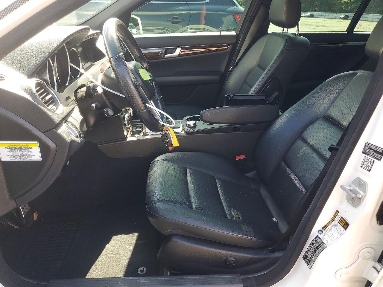 2014 Mercedes-benz C 300 4matic White vin: WDDGF8AB4EA908275