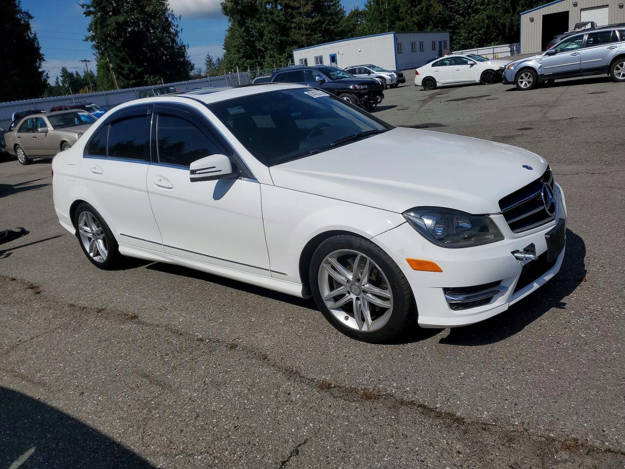 2014 Mercedes-benz C 300 4matic White vin: WDDGF8AB4EA908275
