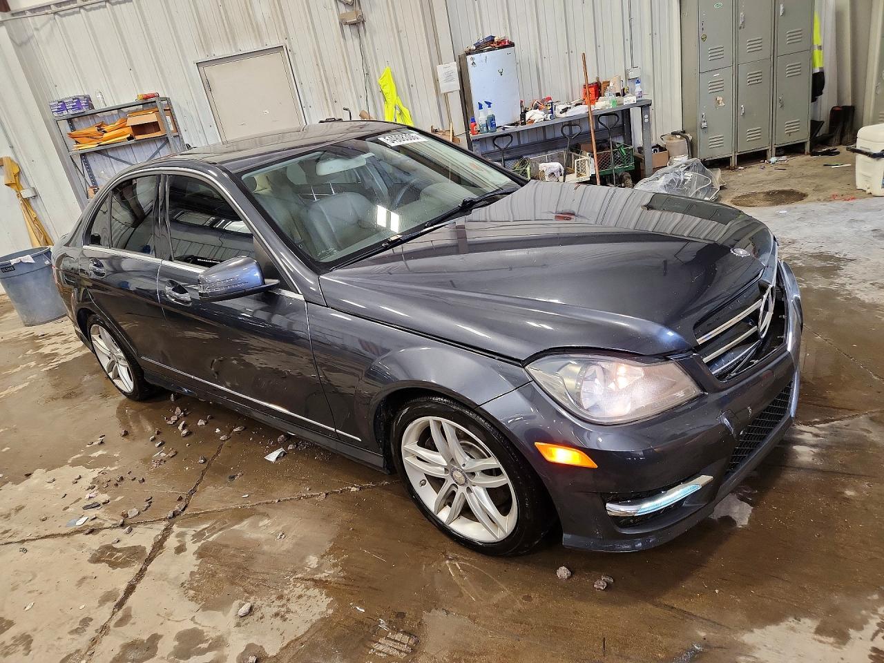 2014 Mercedes-benz C 300 4matic Blue vin: WDDGF8AB4EA943432