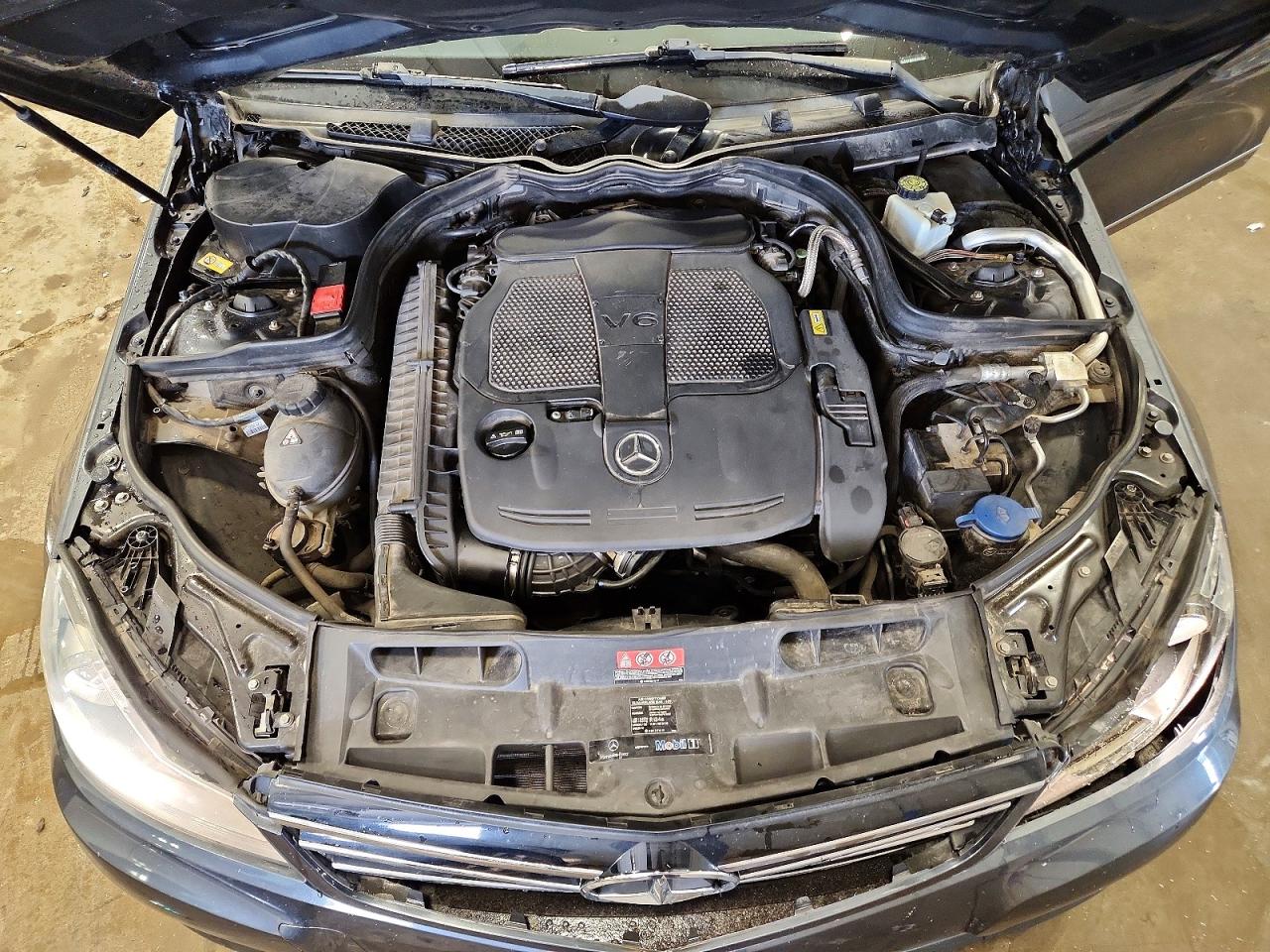 2014 Mercedes-benz C 300 4matic Blue vin: WDDGF8AB4EA943432