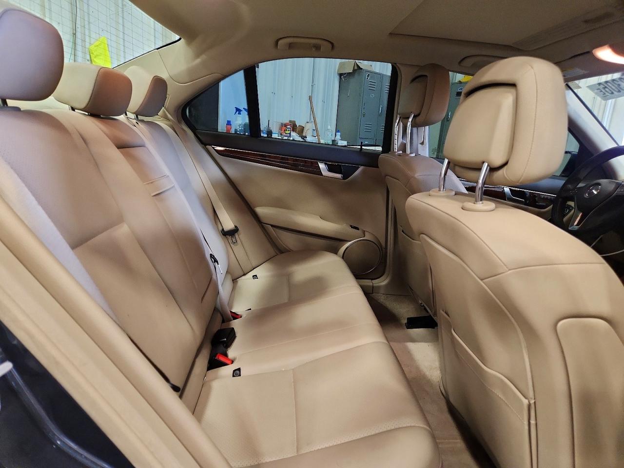 2014 Mercedes-benz C 300 4matic Blue vin: WDDGF8AB4EA943432