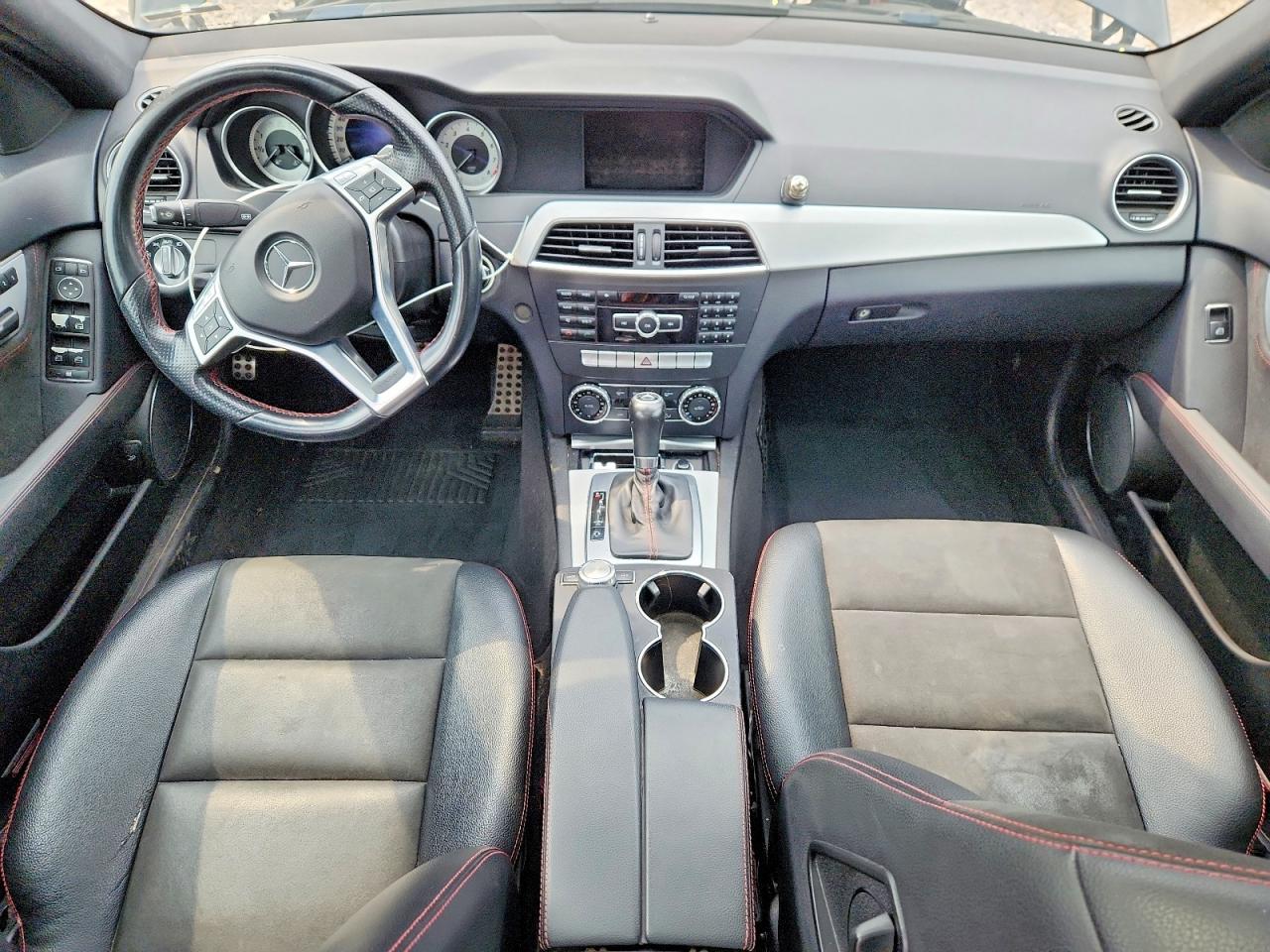 2014 Mercedes-benz C 300 4matic Черный vin: WDDGF8AB4EA954012