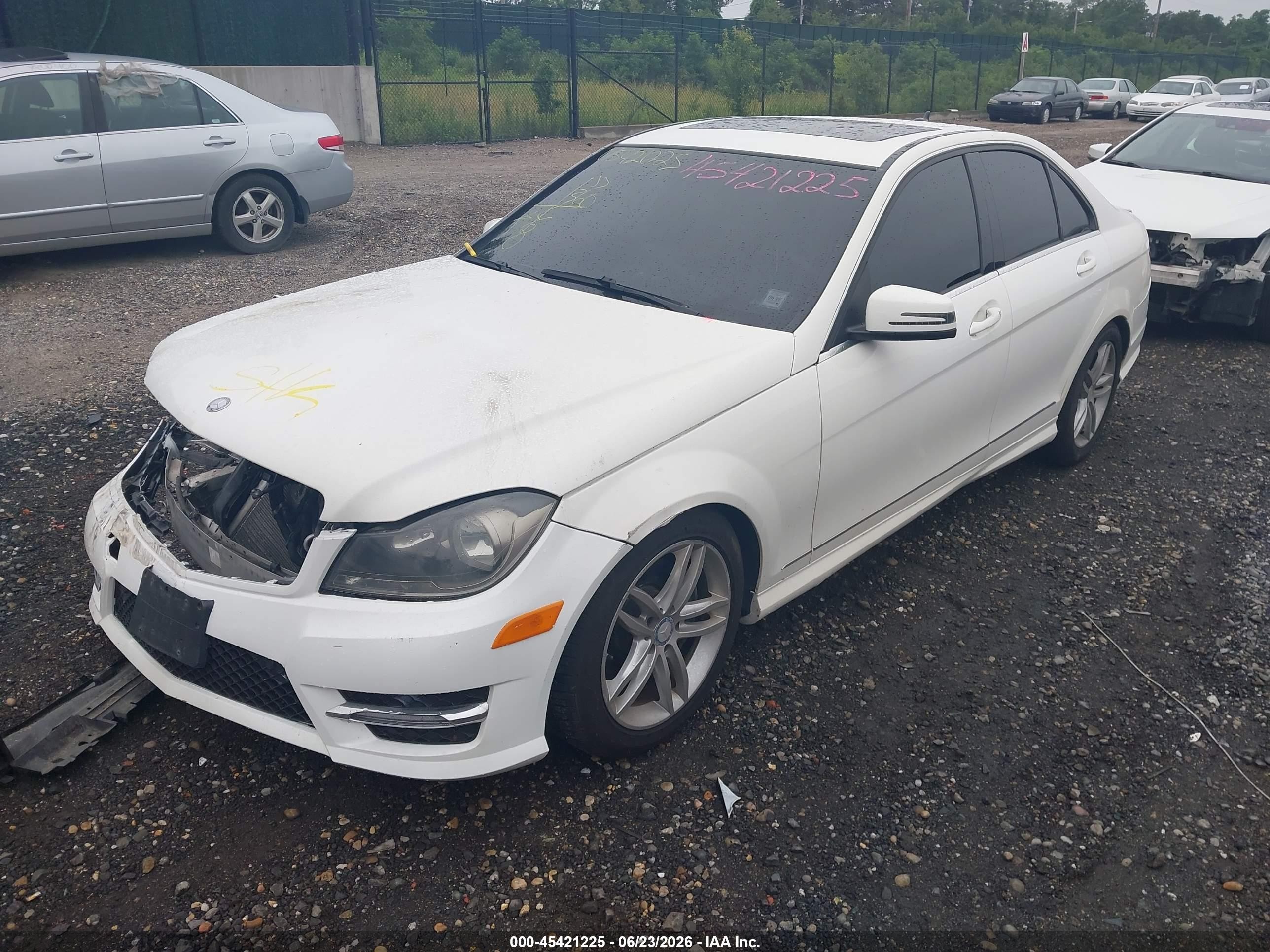 2014 Mercedes-benz C 300 Sport 4matic White vin: WDDGF8AB4EA957184