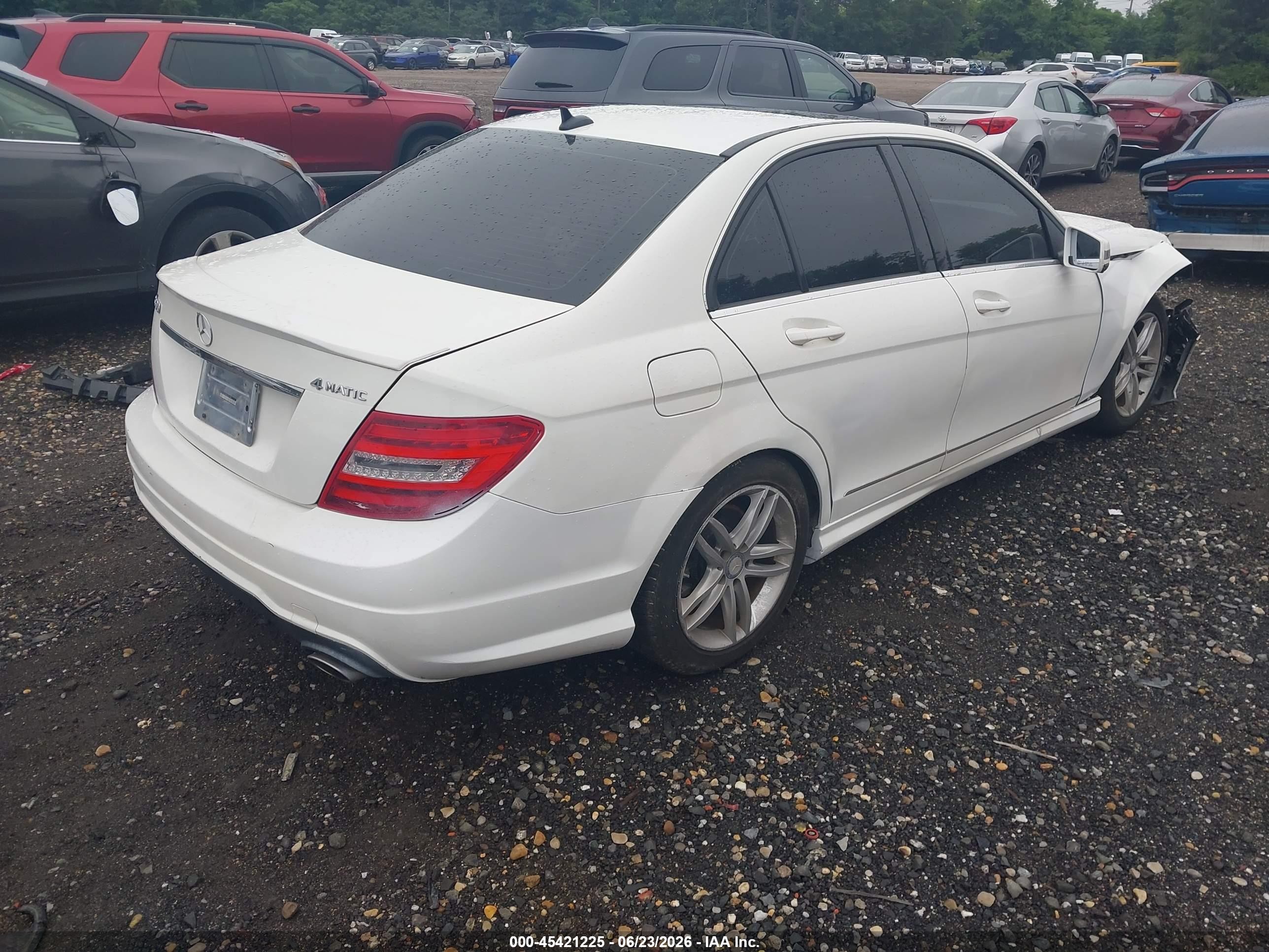 2014 Mercedes-benz C 300 Sport 4matic White vin: WDDGF8AB4EA957184