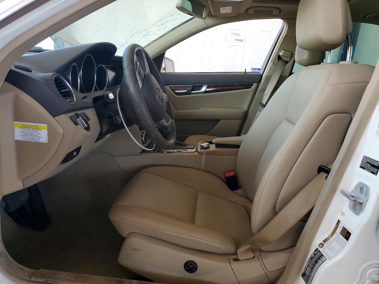 2014 Mercedes-benz C 300 4matic Белый vin: WDDGF8AB4EG178543
