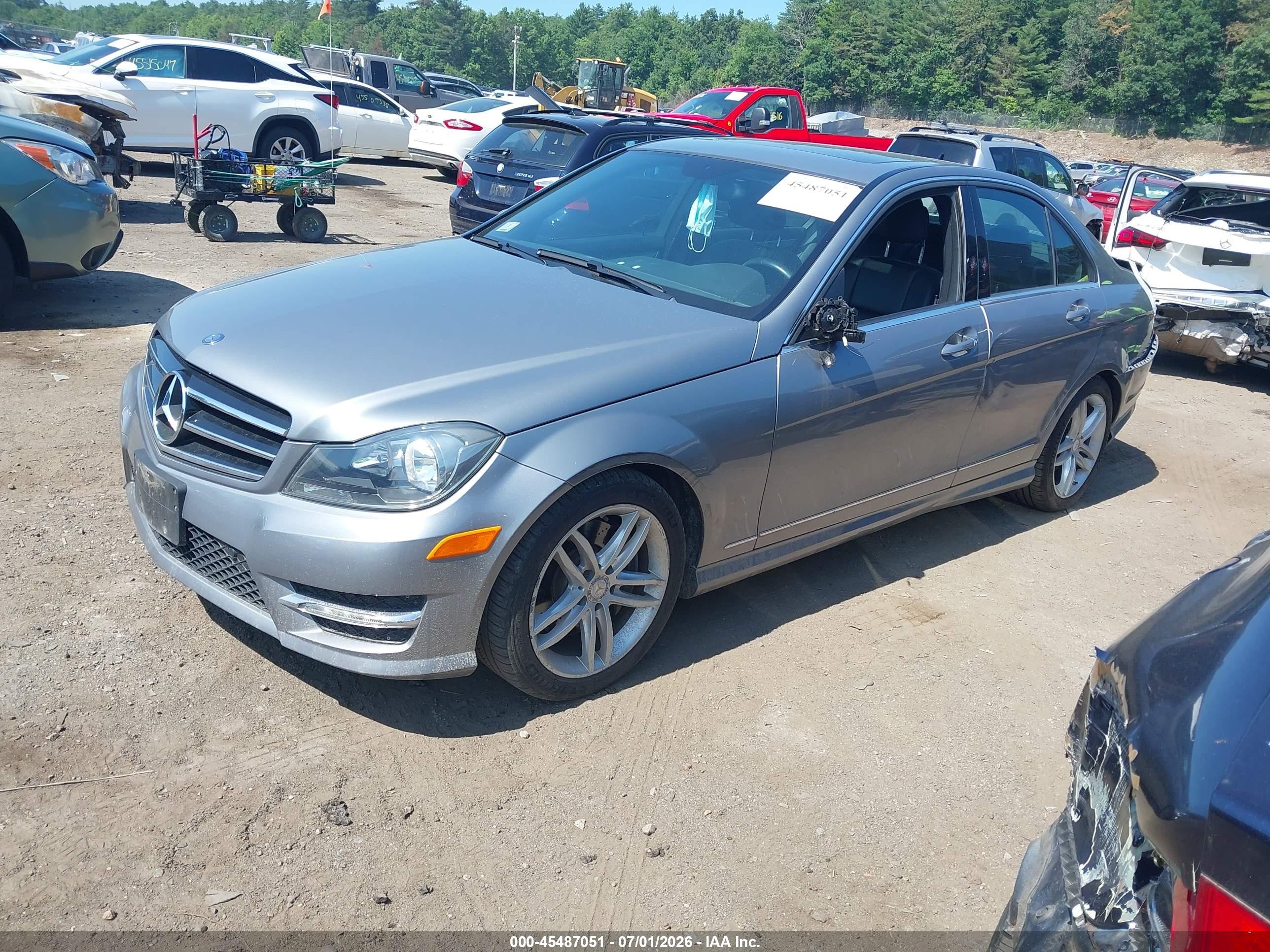 2014 Mercedes-benz C 300 Sport 4matic Серебряный vin: WDDGF8AB4EG189722