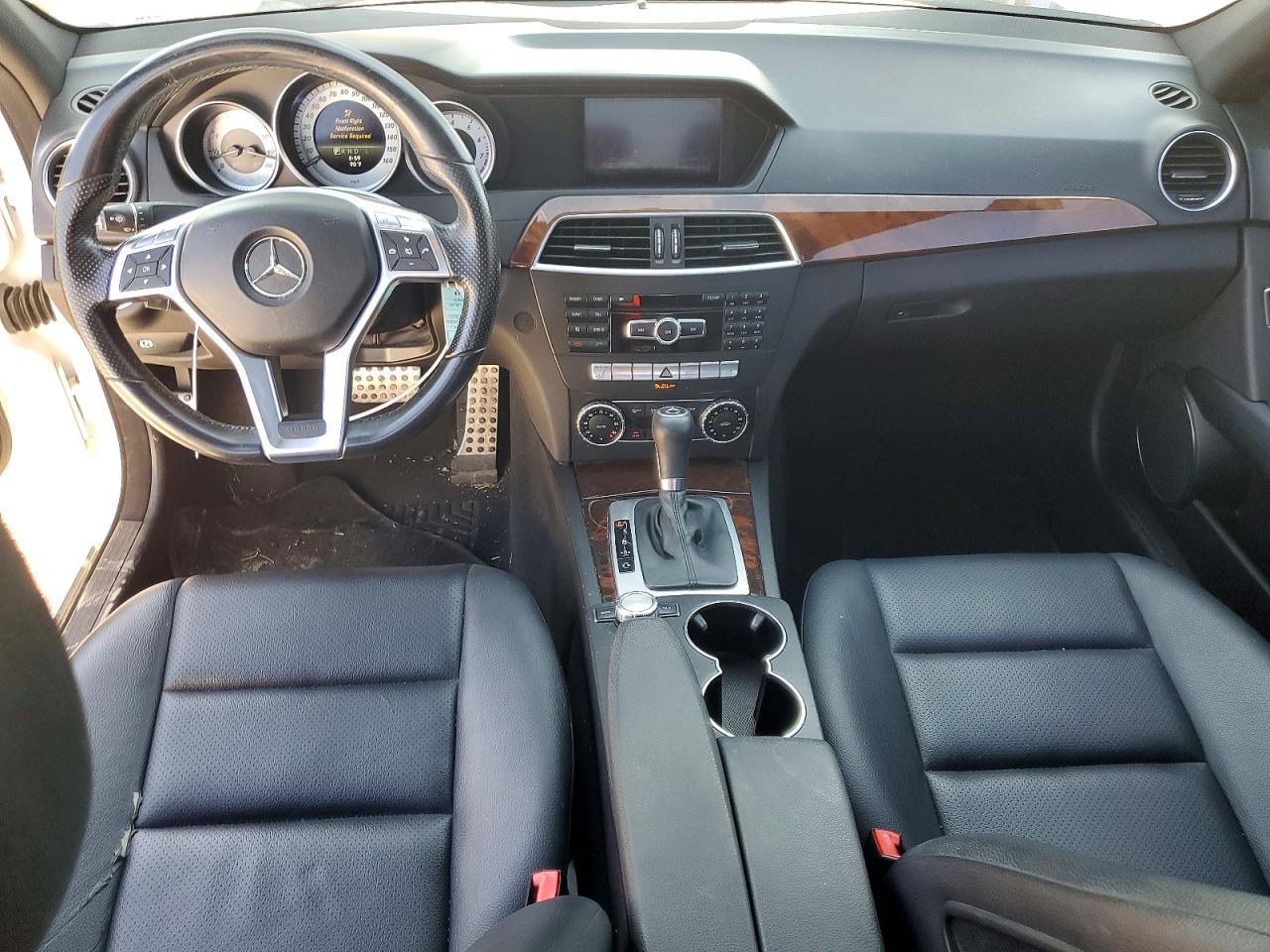 2014 Mercedes-benz C 300 4matic Белый vin: WDDGF8AB4EG233038