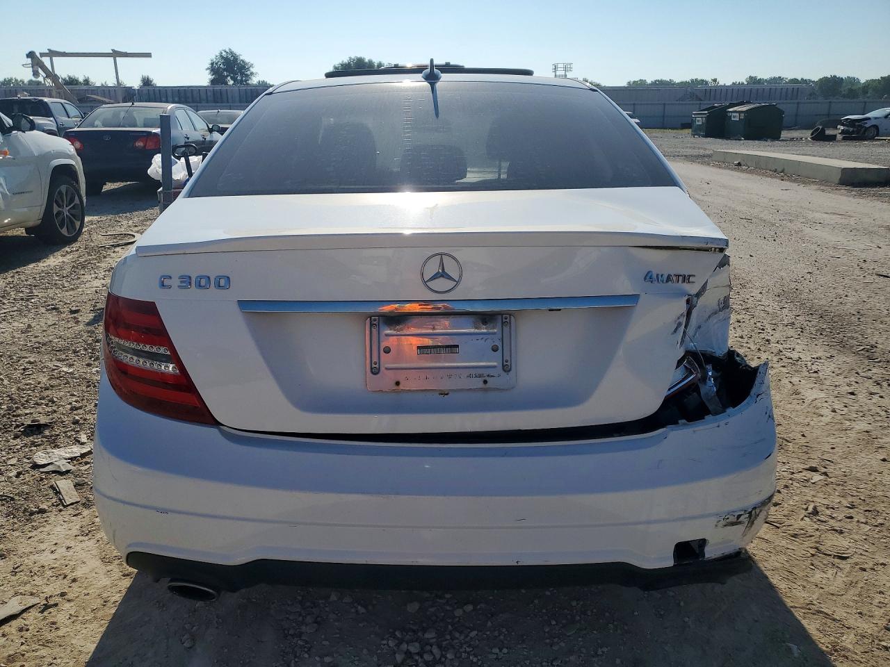 2014 Mercedes-benz C 300 4matic Белый vin: WDDGF8AB4EG233038