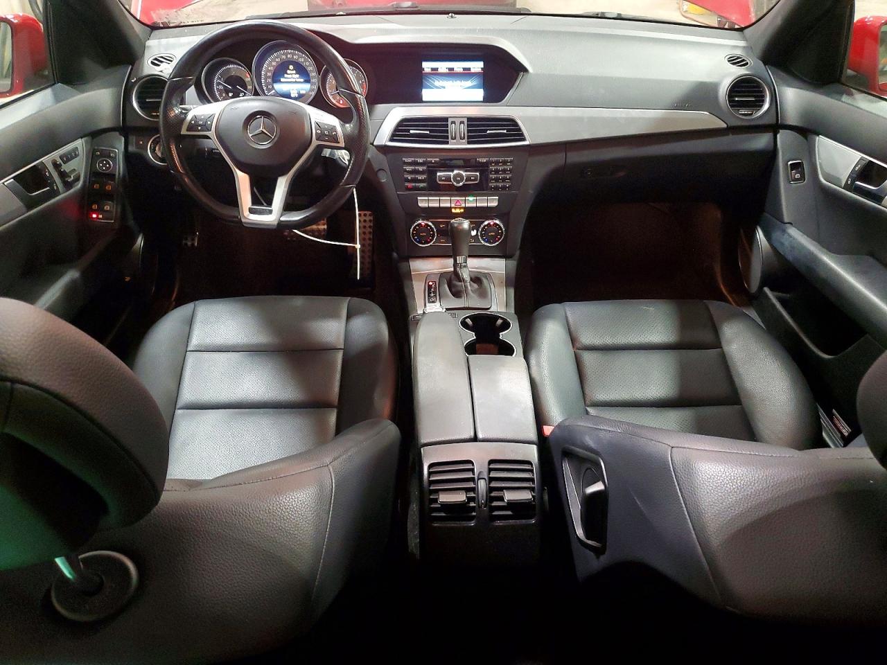 2014 Mercedes-benz C 300 4matic Red vin: WDDGF8AB4ER318367