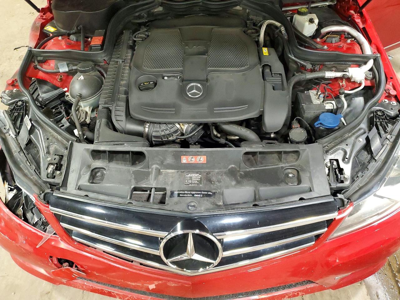 2014 Mercedes-benz C 300 4matic Red vin: WDDGF8AB4ER318367