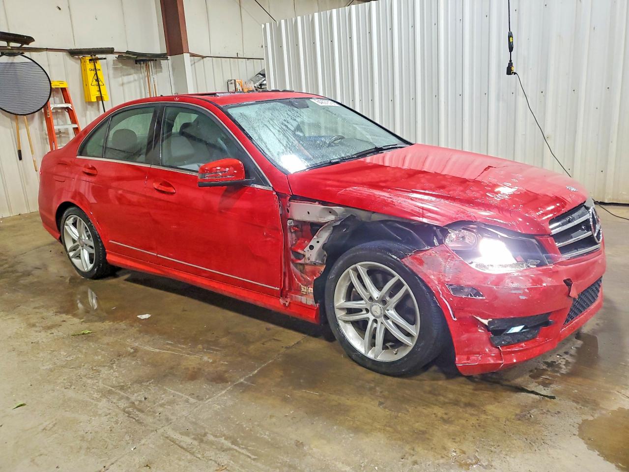 2014 Mercedes-benz C 300 4matic Red vin: WDDGF8AB4ER318367