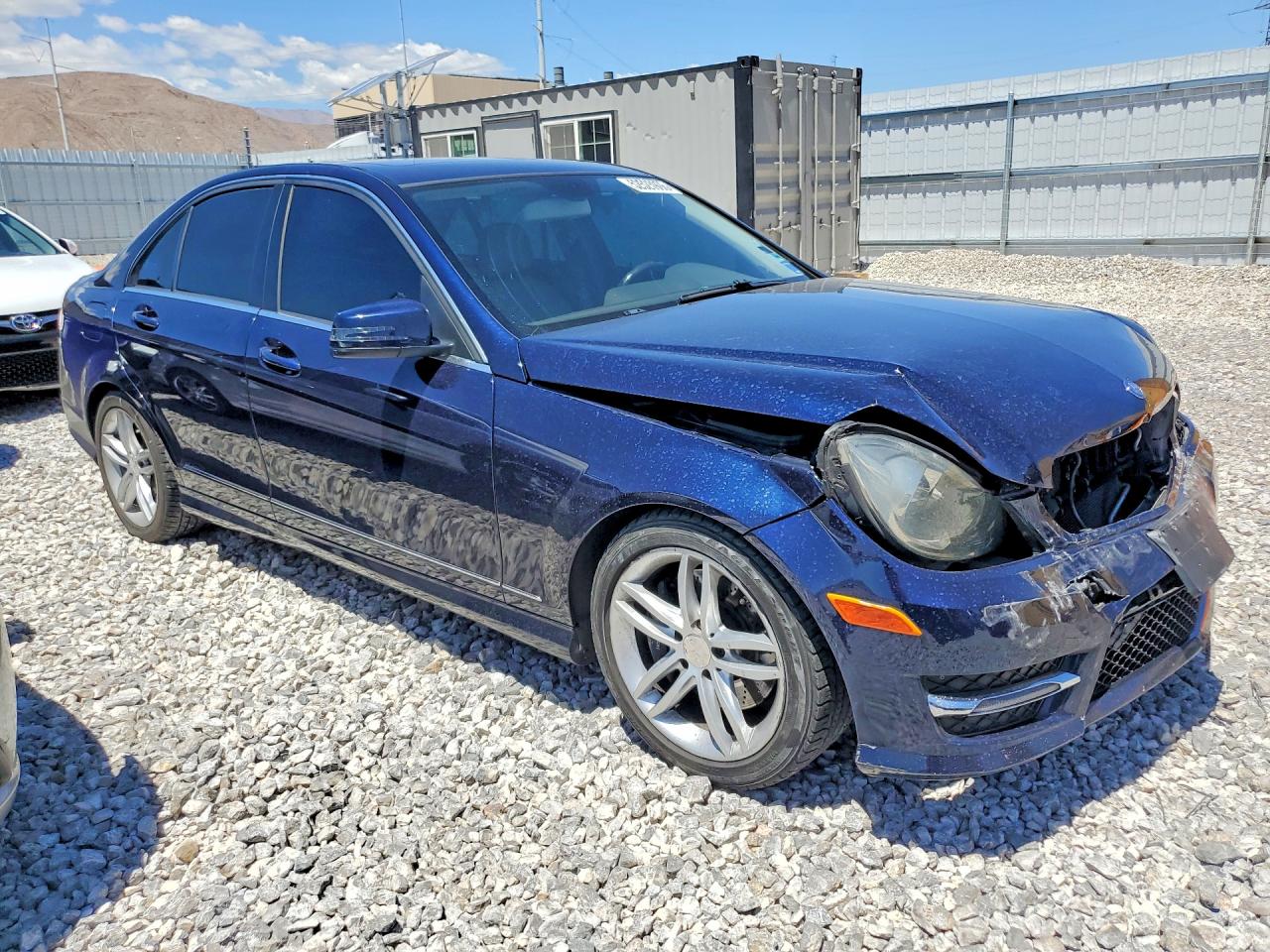 2013 Mercedes-benz C 300 4matic Blue vin: WDDGF8AB5DA833116