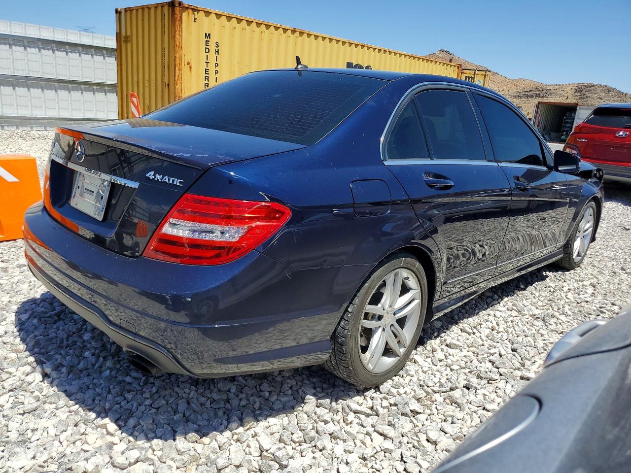 2013 Mercedes-benz C 300 4matic Blue vin: WDDGF8AB5DA833116