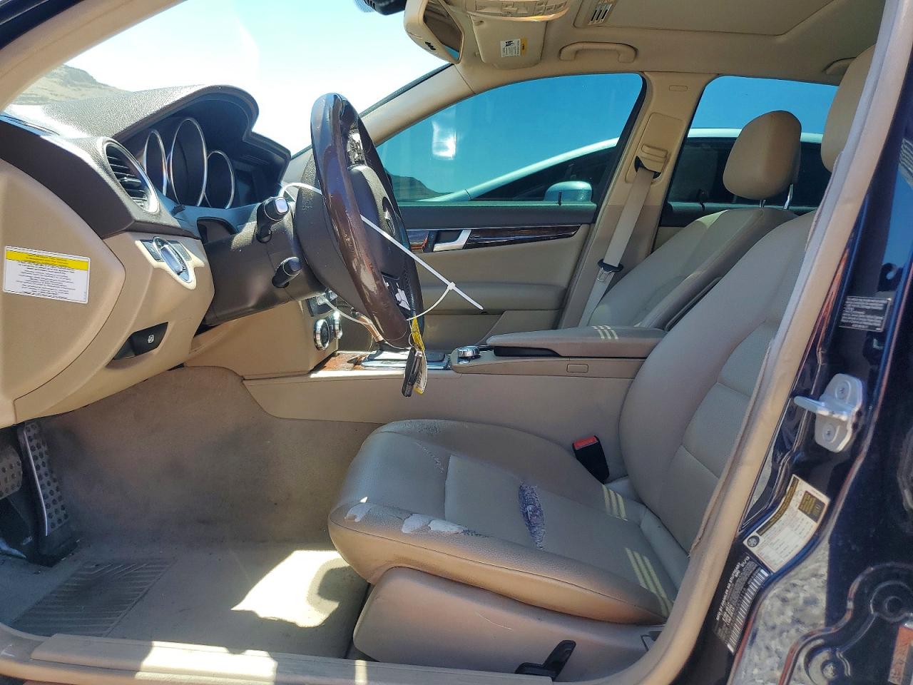 2013 Mercedes-benz C 300 4matic Blue vin: WDDGF8AB5DA833116
