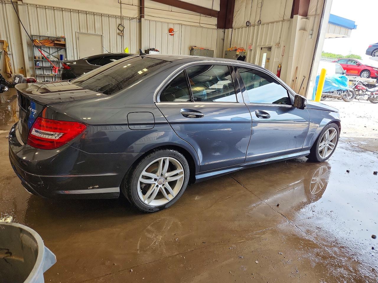 2013 Mercedes-benz C 300 4matic Gray vin: WDDGF8AB5DA838588