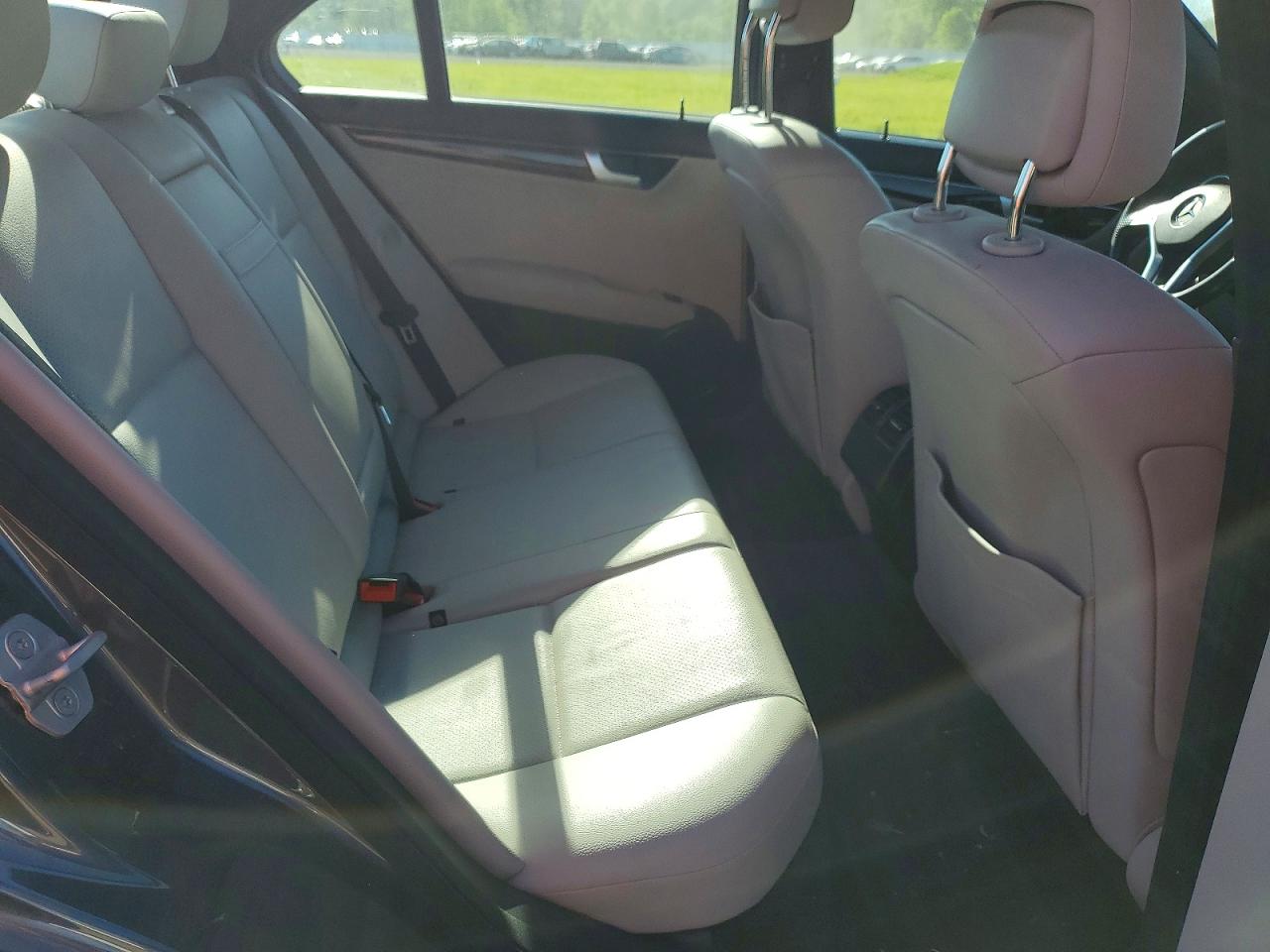 2013 Mercedes-benz C 300 4matic Black vin: WDDGF8AB5DA840065
