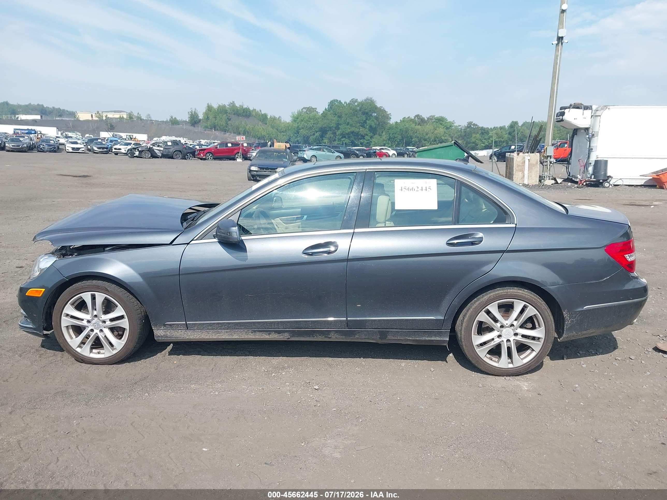 2013 Mercedes-benz C 300 Luxury 4matic Gray vin: WDDGF8AB5DA868710