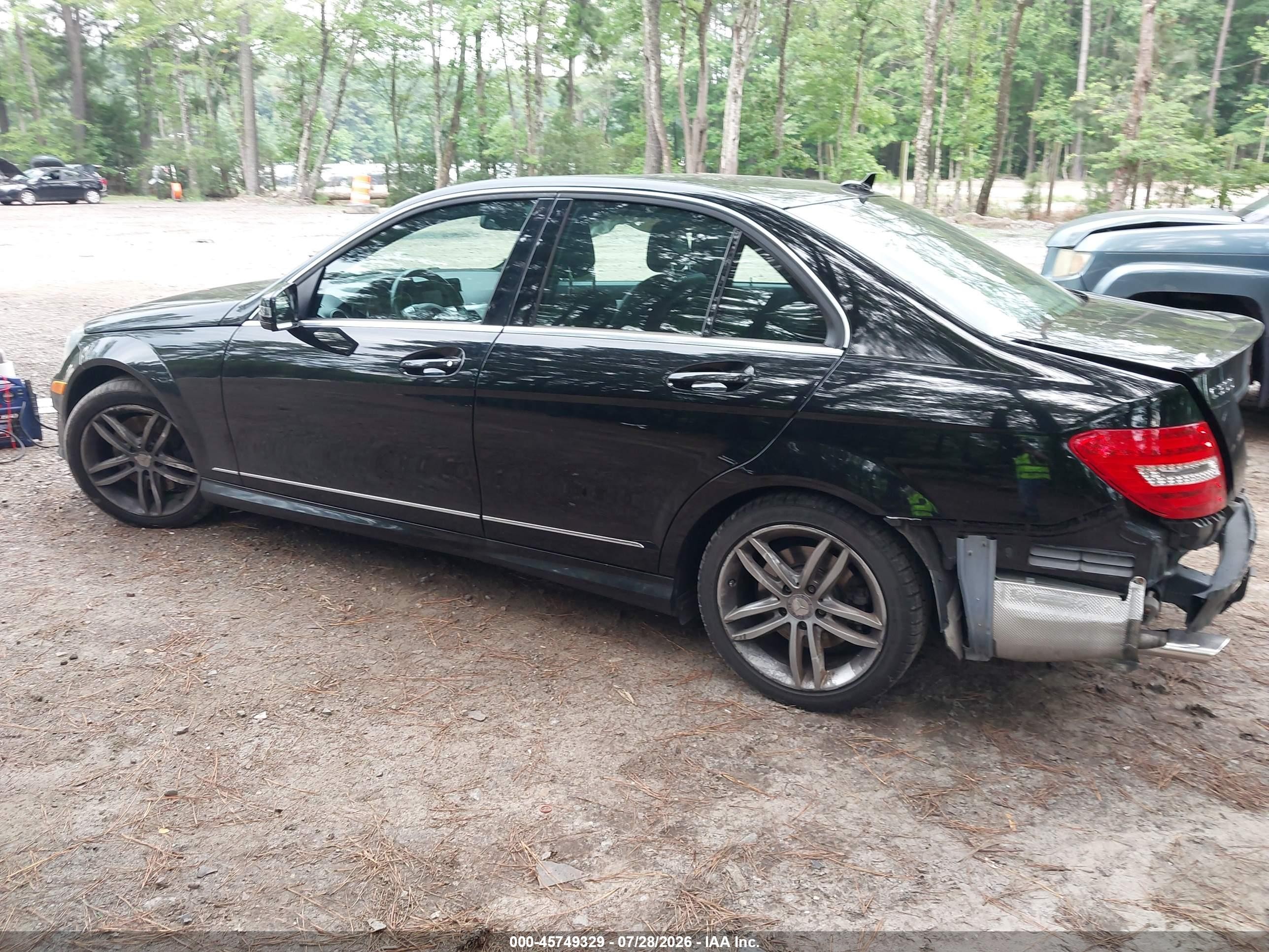 2013 Mercedes-benz C 300 Sport 4matic Black vin: WDDGF8AB5DG135991
