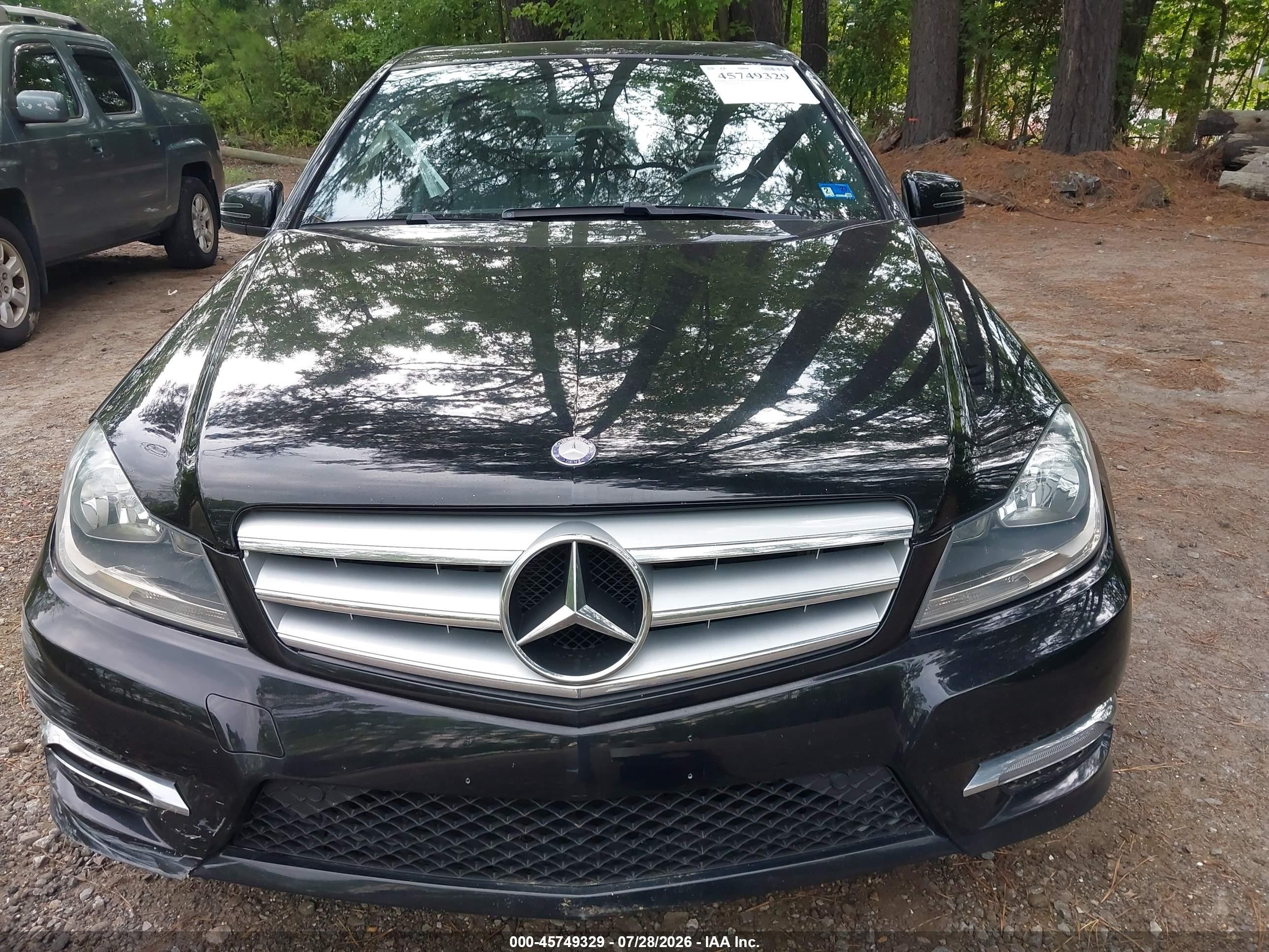 2013 Mercedes-benz C 300 Sport 4matic Black vin: WDDGF8AB5DG135991