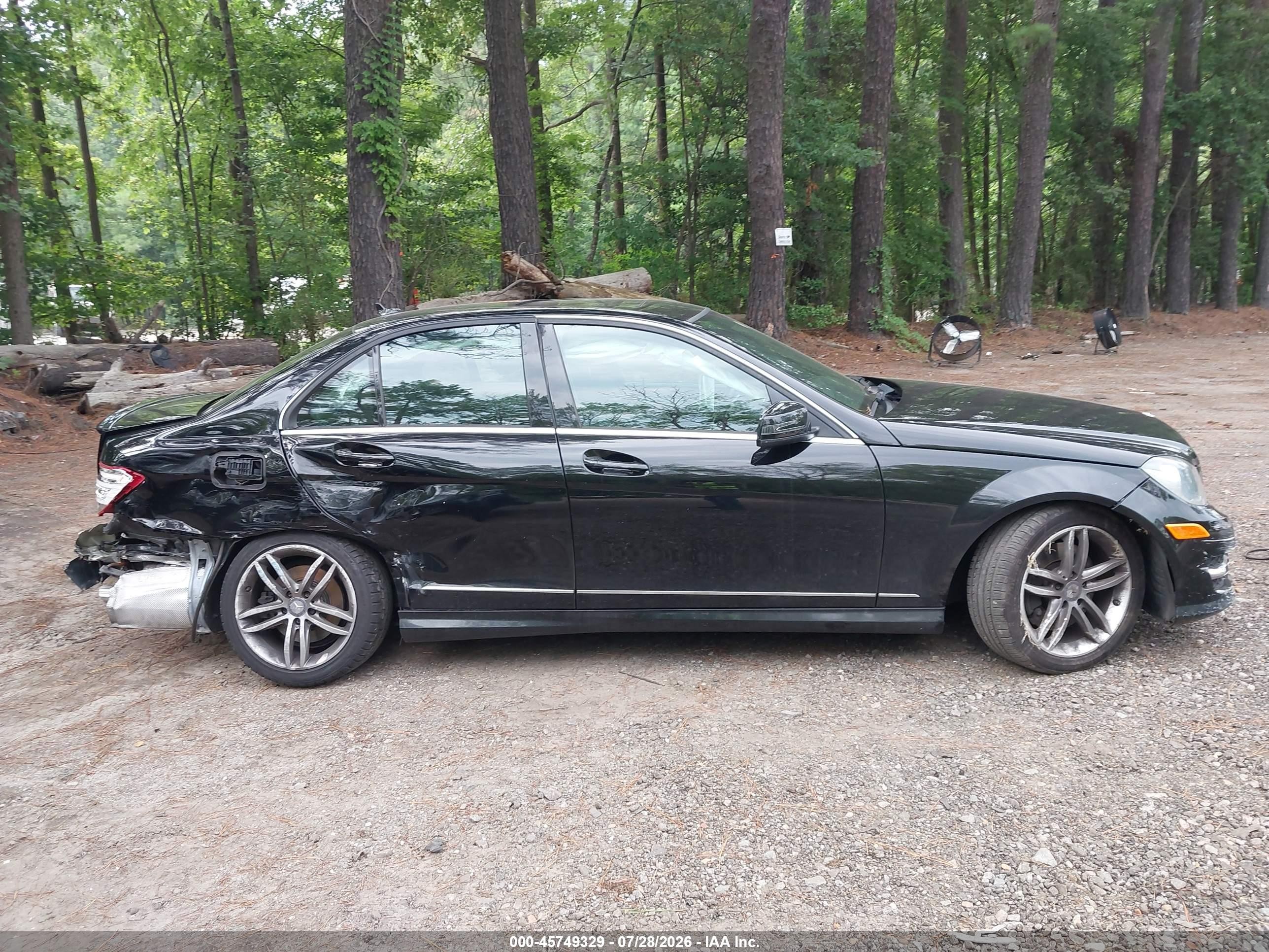 2013 Mercedes-benz C 300 Sport 4matic Black vin: WDDGF8AB5DG135991