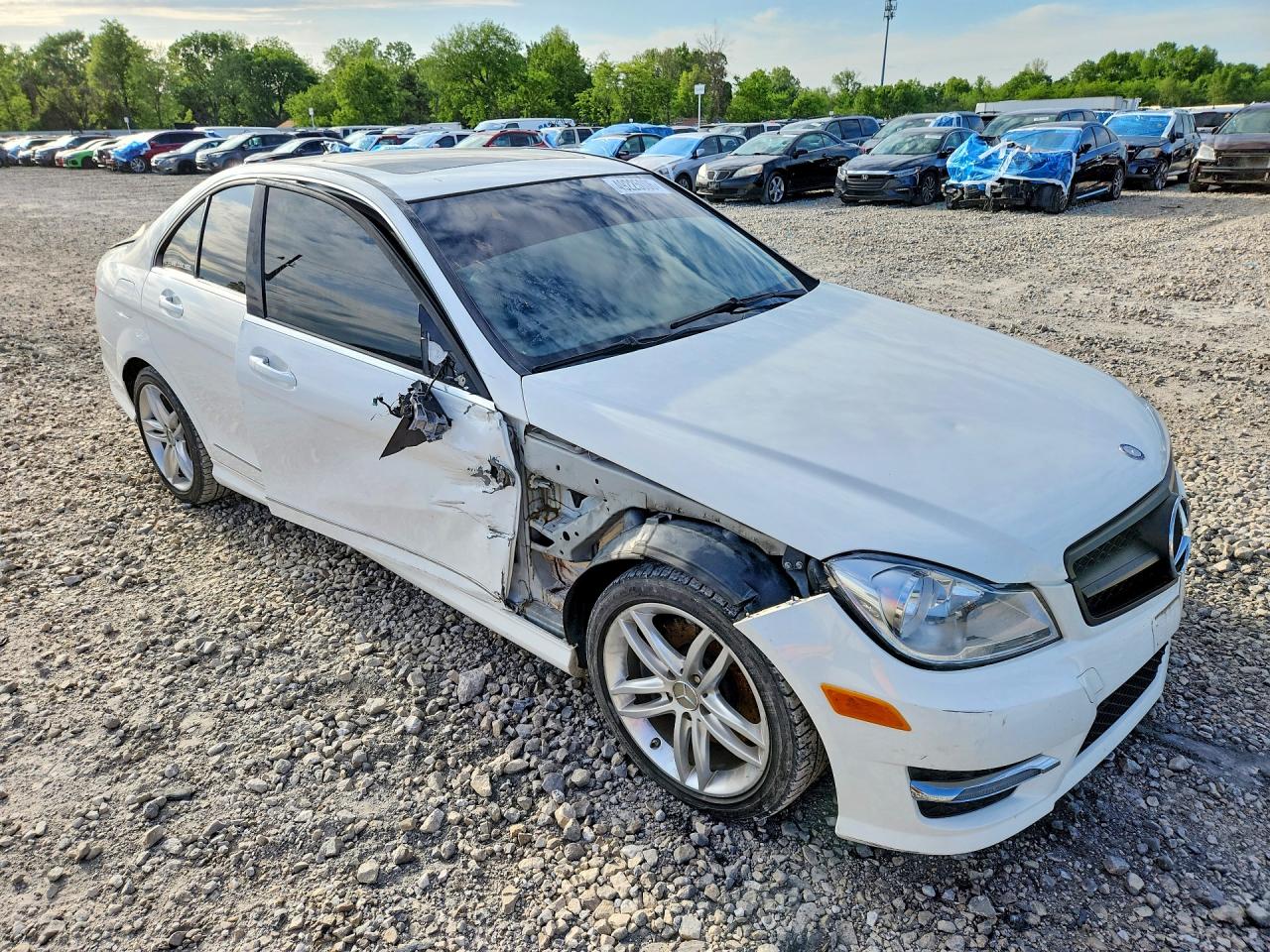 2013 Mercedes-benz C 300 4matic White vin: WDDGF8AB5DR245041