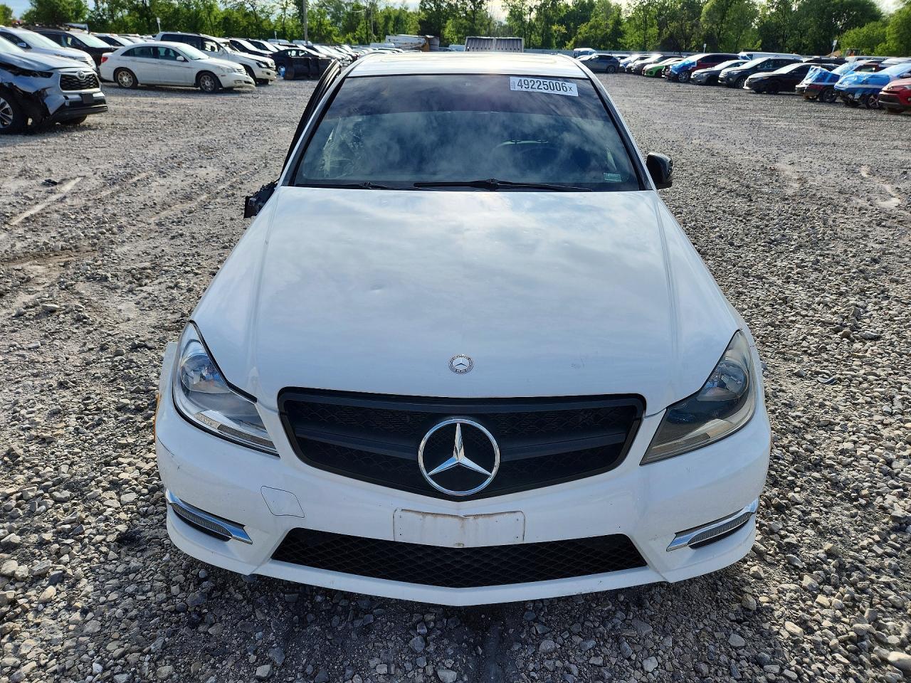 2013 Mercedes-benz C 300 4matic White vin: WDDGF8AB5DR245041