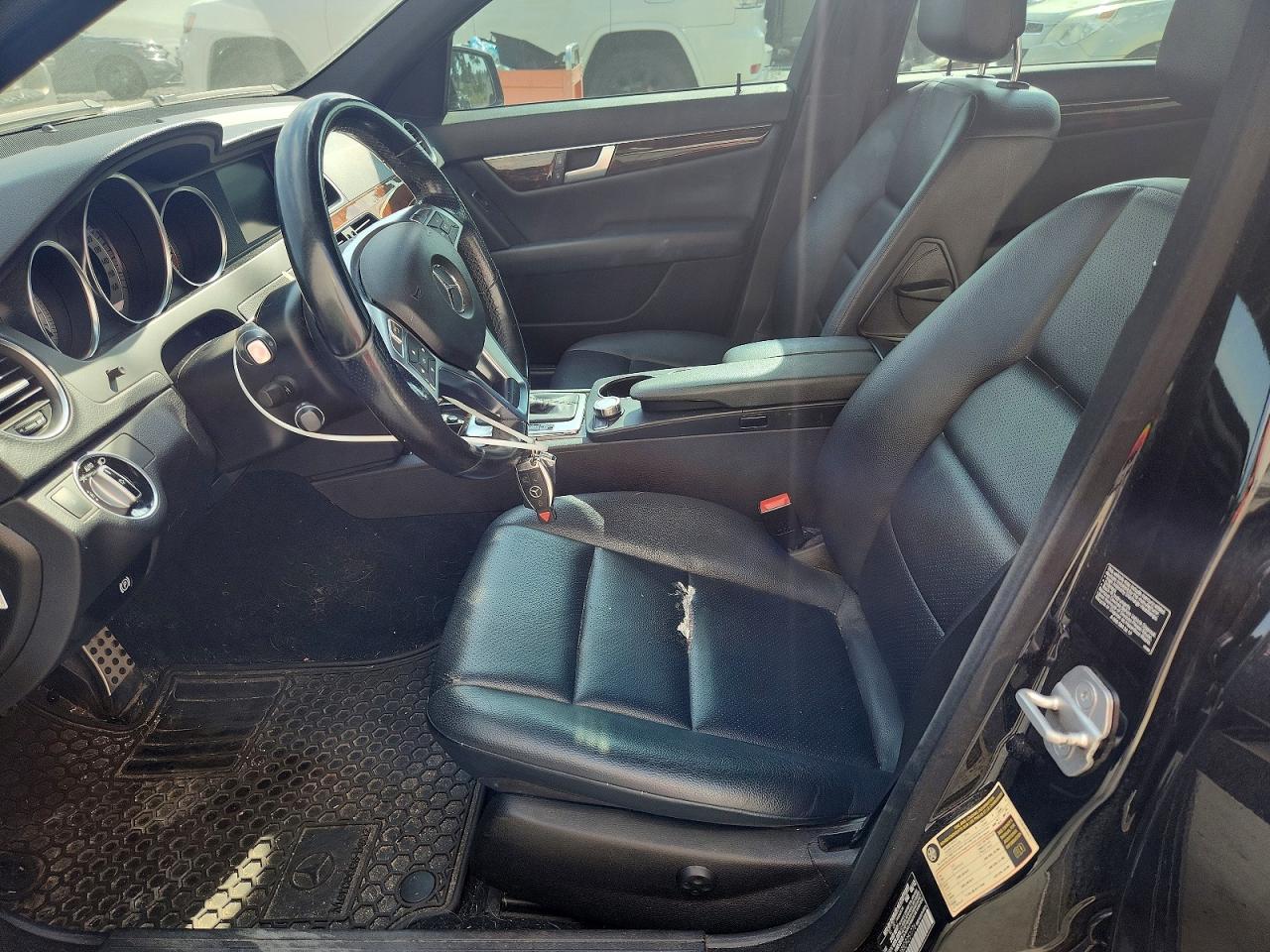 2013 Mercedes-benz C 300 4matic Черный vin: WDDGF8AB5DR251776