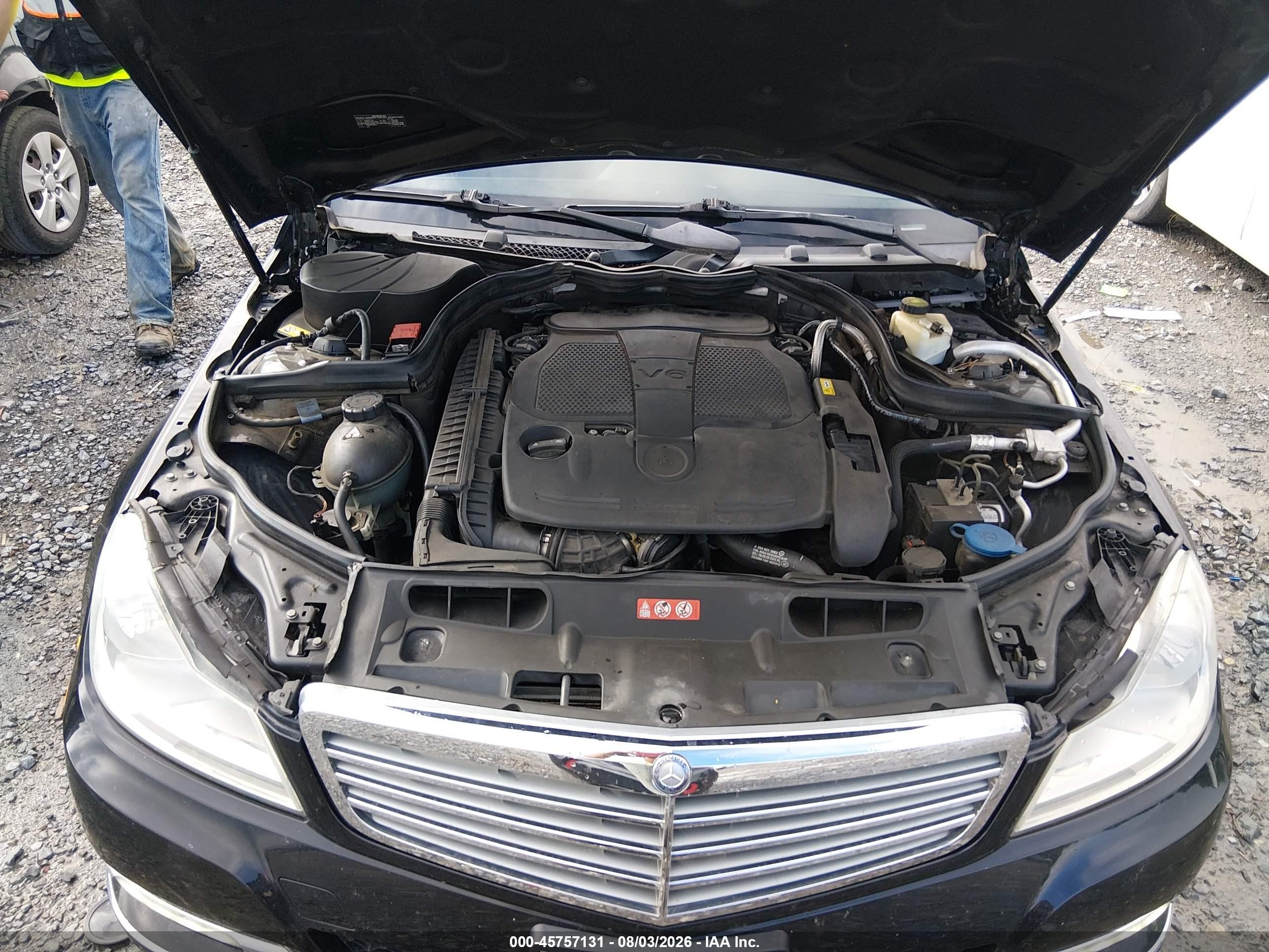 2013 Mercedes-benz C 300 Luxury 4matic Black vin: WDDGF8AB5DR254564