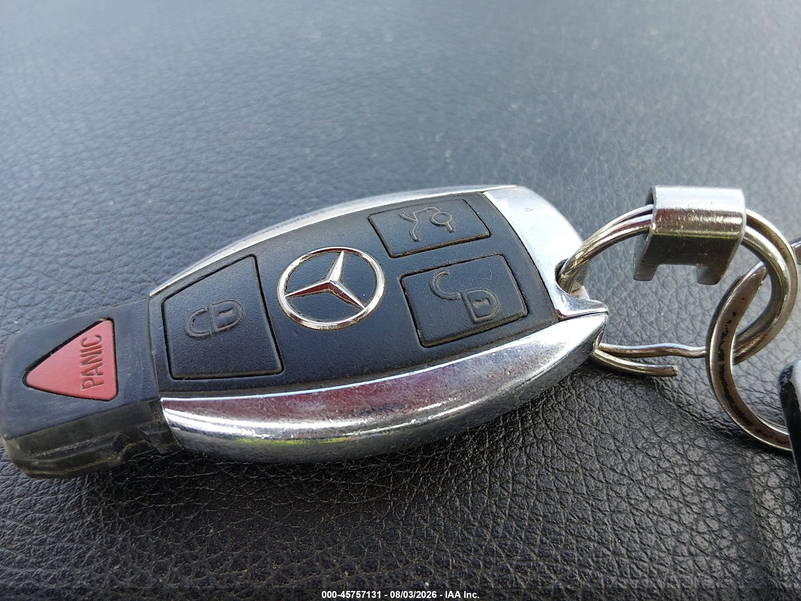 2013 Mercedes-benz C 300 Luxury 4matic Black vin: WDDGF8AB5DR254564