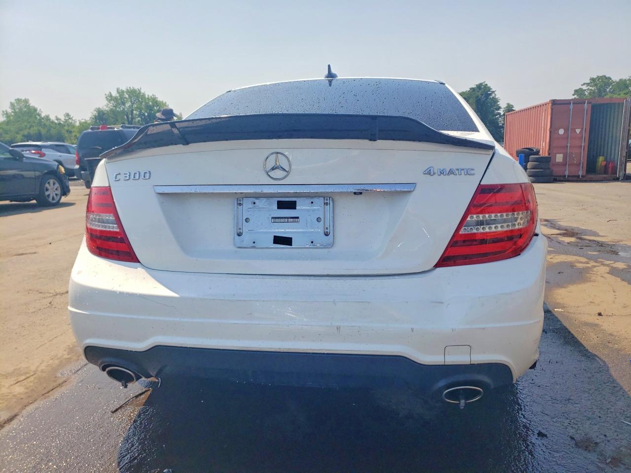 2013 Mercedes-benz C 300 4matic White vin: WDDGF8AB5DR258758