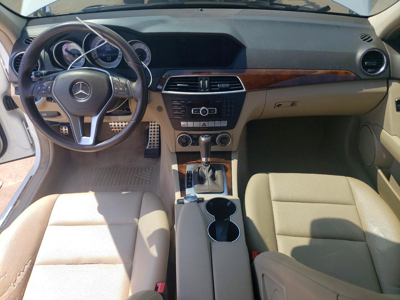 2013 Mercedes-benz C 300 4matic White vin: WDDGF8AB5DR258758