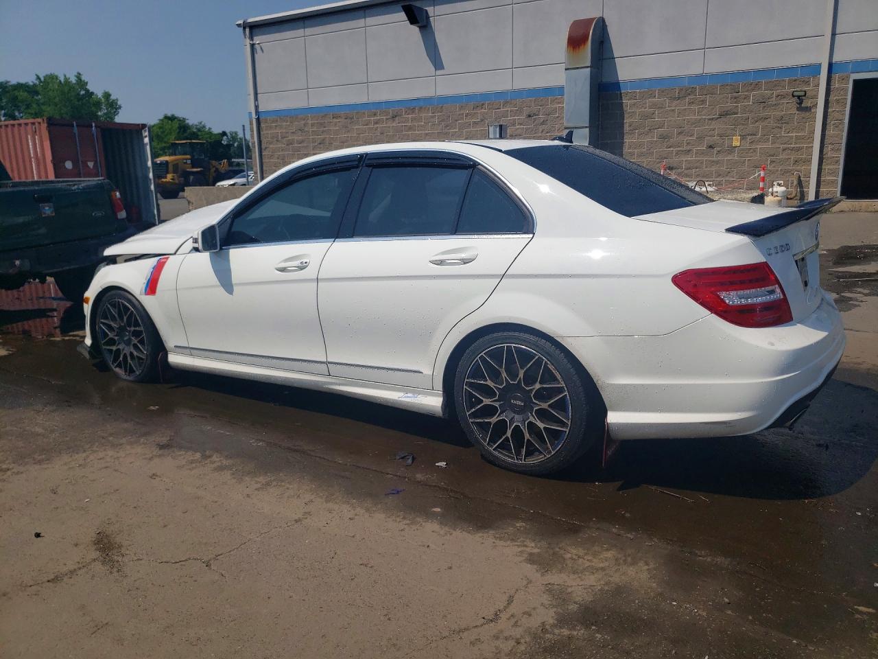 2013 Mercedes-benz C 300 4matic White vin: WDDGF8AB5DR258758