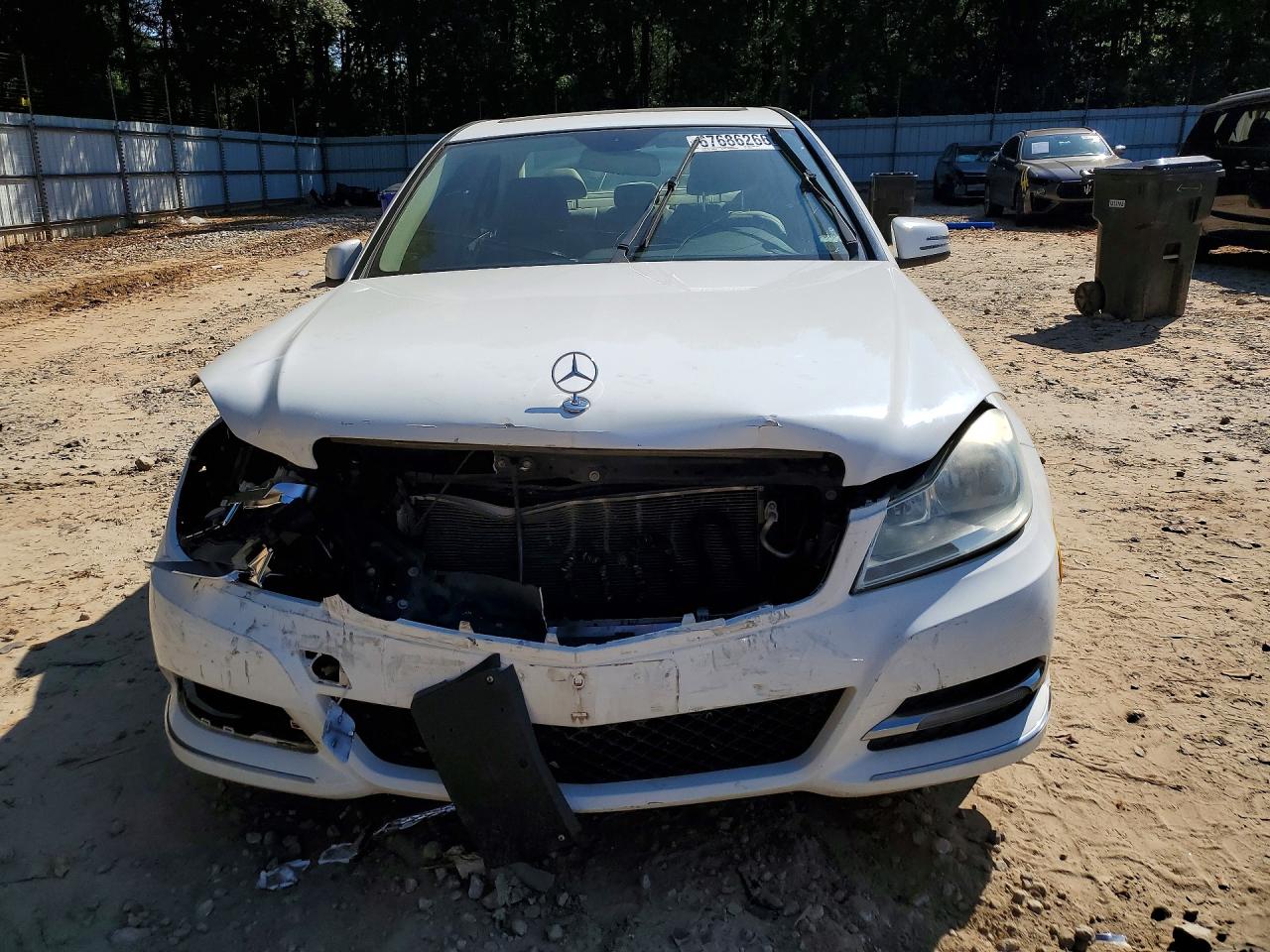 2013 Mercedes-benz C 300 4matic White vin: WDDGF8AB5DR264723