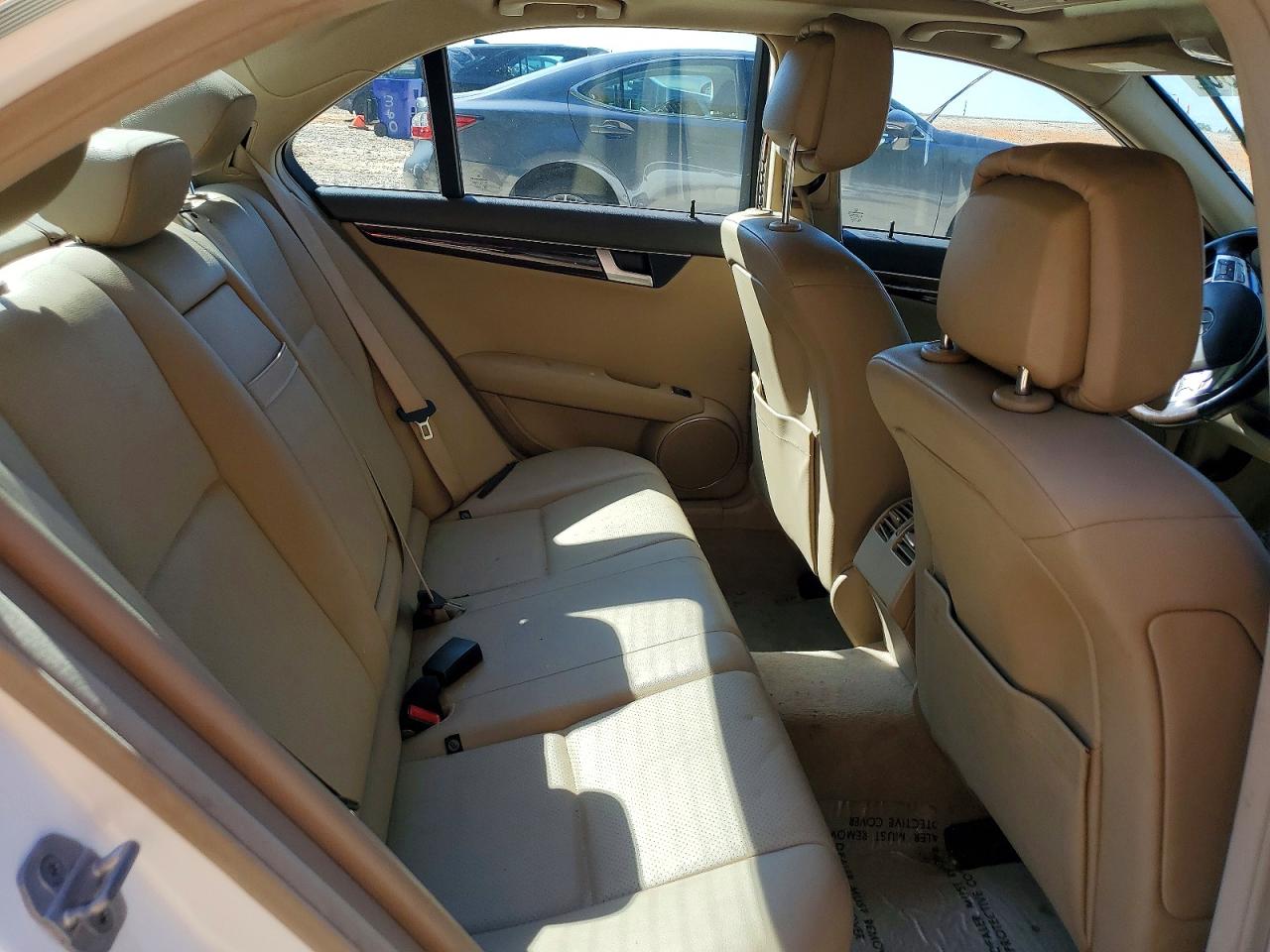 2013 Mercedes-benz C 300 4matic White vin: WDDGF8AB5DR264723