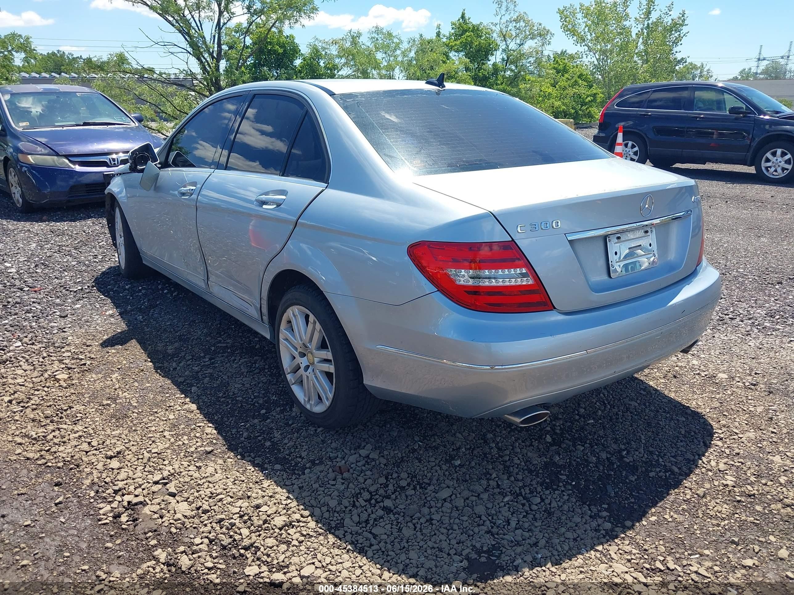 2013 Mercedes-benz C 300 Luxury 4matic Серебряный vin: WDDGF8AB5DR269226