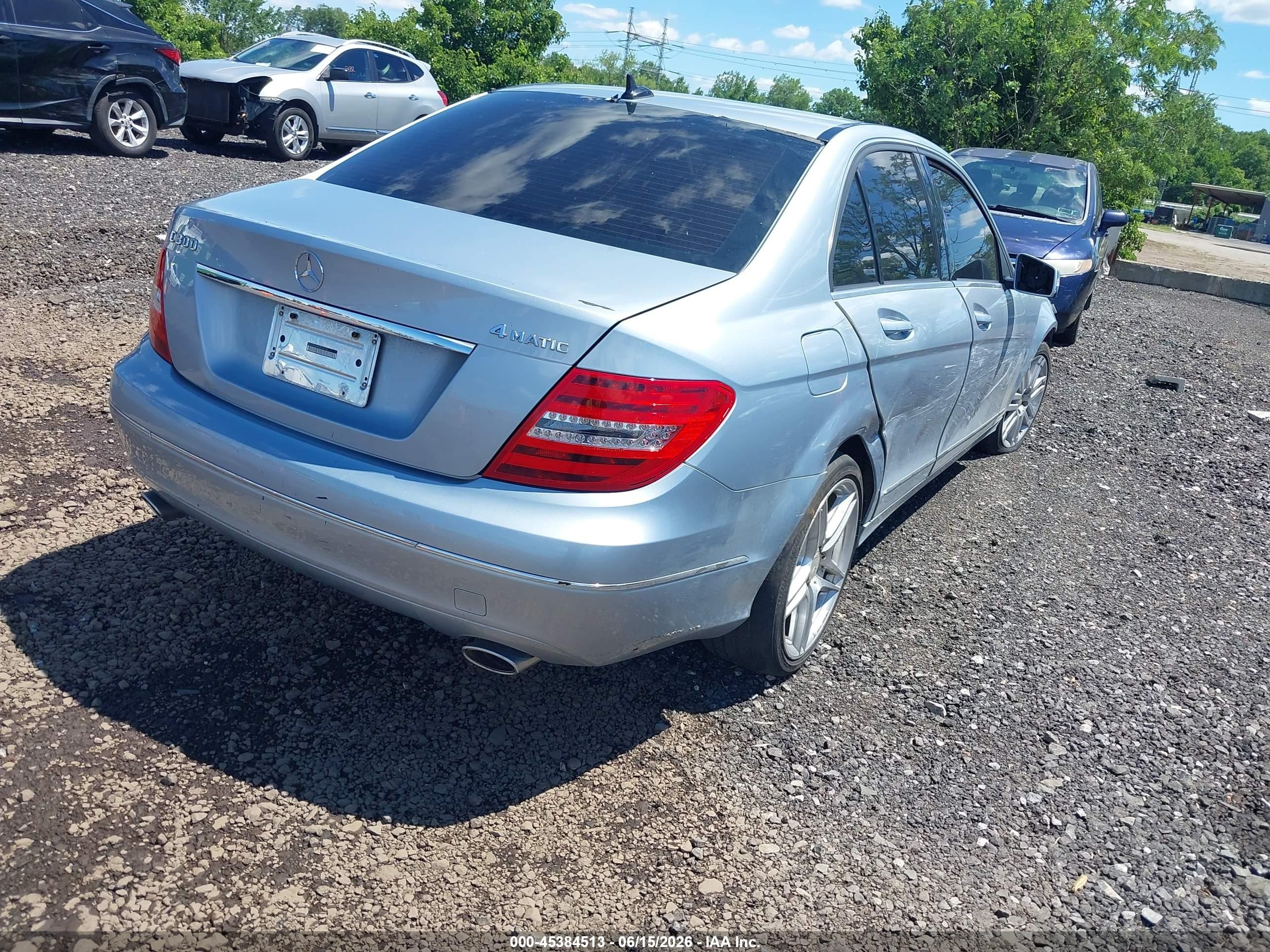 2013 Mercedes-benz C 300 Luxury 4matic Серебряный vin: WDDGF8AB5DR269226
