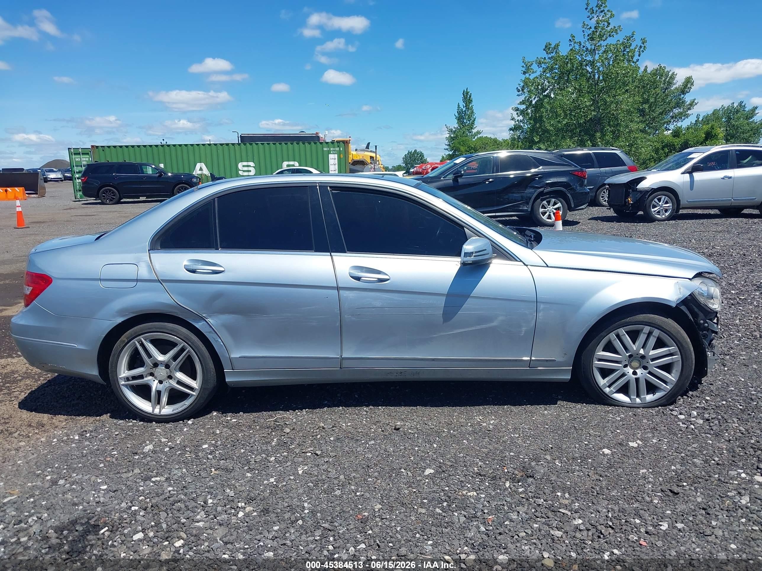 2013 Mercedes-benz C 300 Luxury 4matic Серебряный vin: WDDGF8AB5DR269226