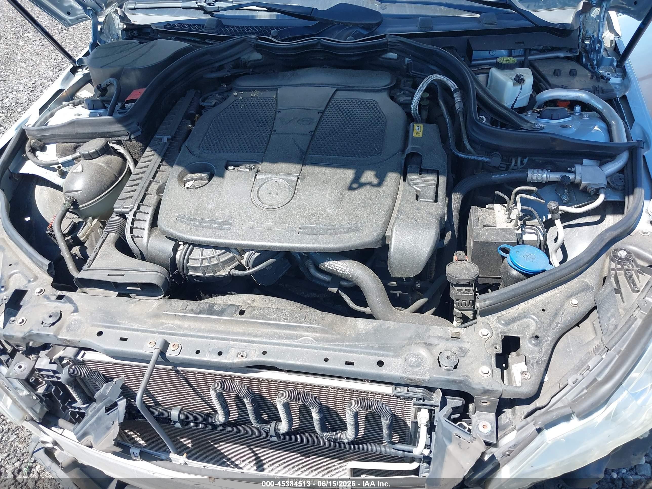2013 Mercedes-benz C 300 Luxury 4matic Серебряный vin: WDDGF8AB5DR269226