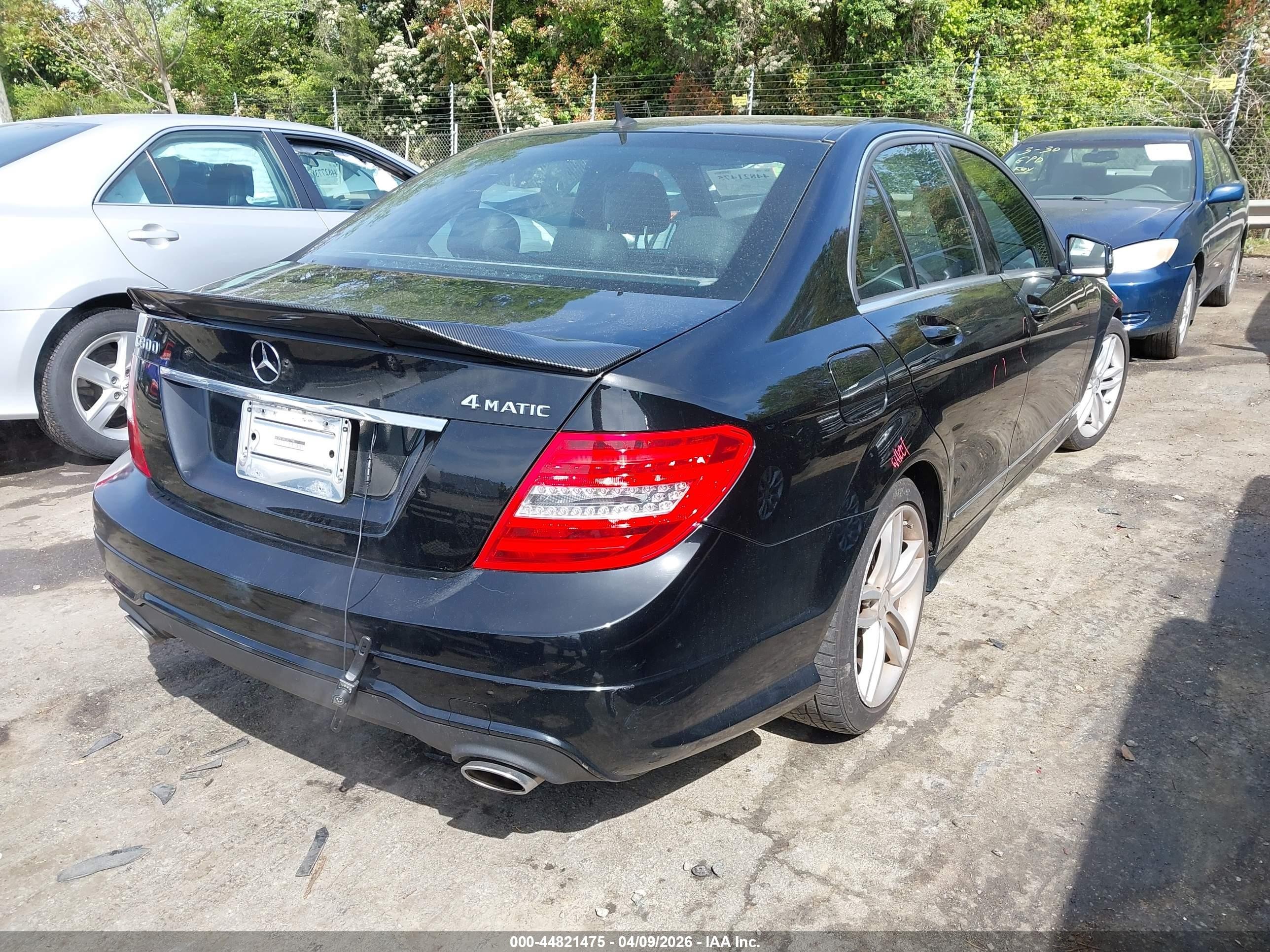 2013 Mercedes-benz C 300 Sport 4matic Черный vin: WDDGF8AB5DR277293