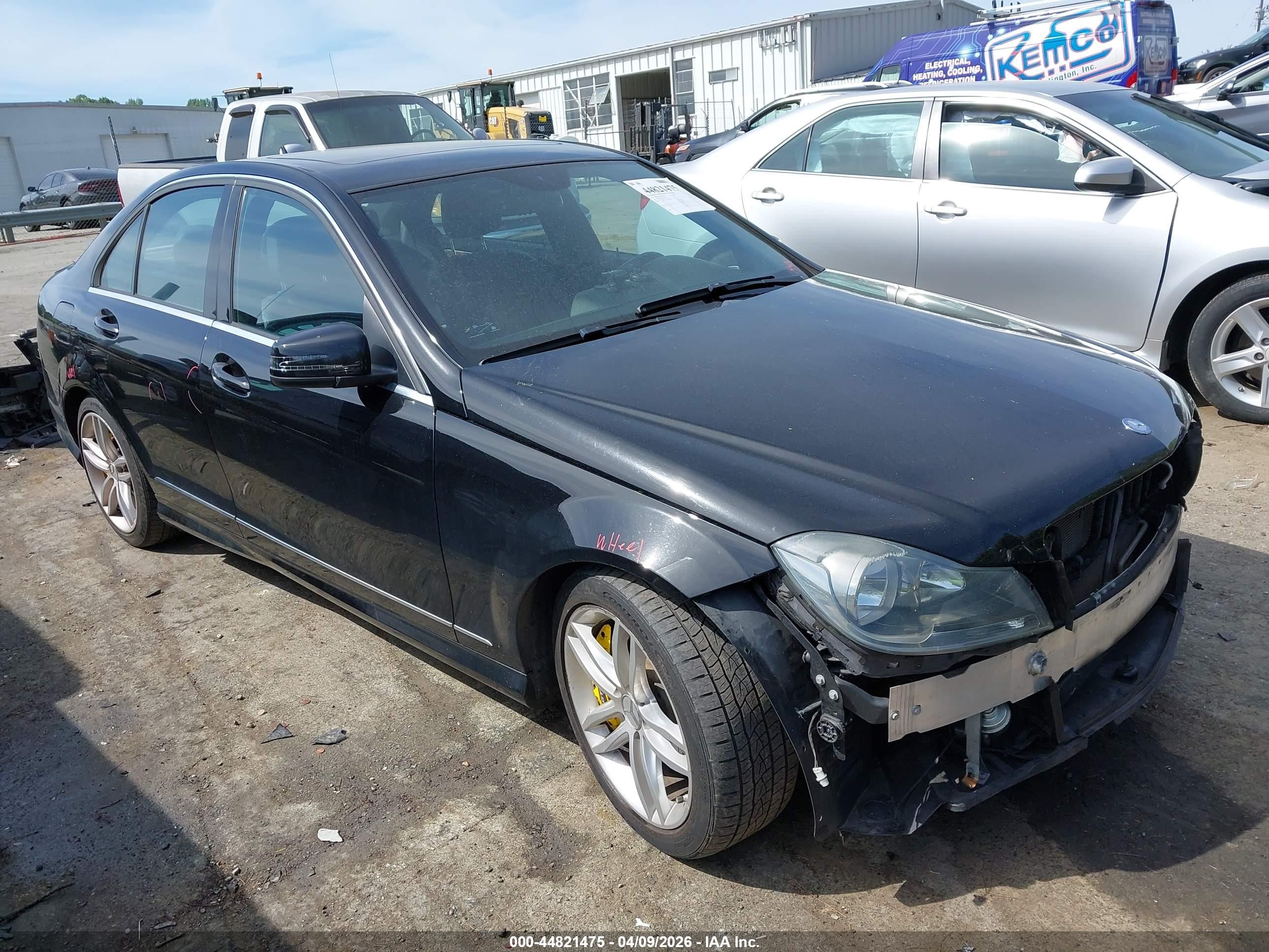 2013 Mercedes-benz C 300 Sport 4matic Черный vin: WDDGF8AB5DR277293