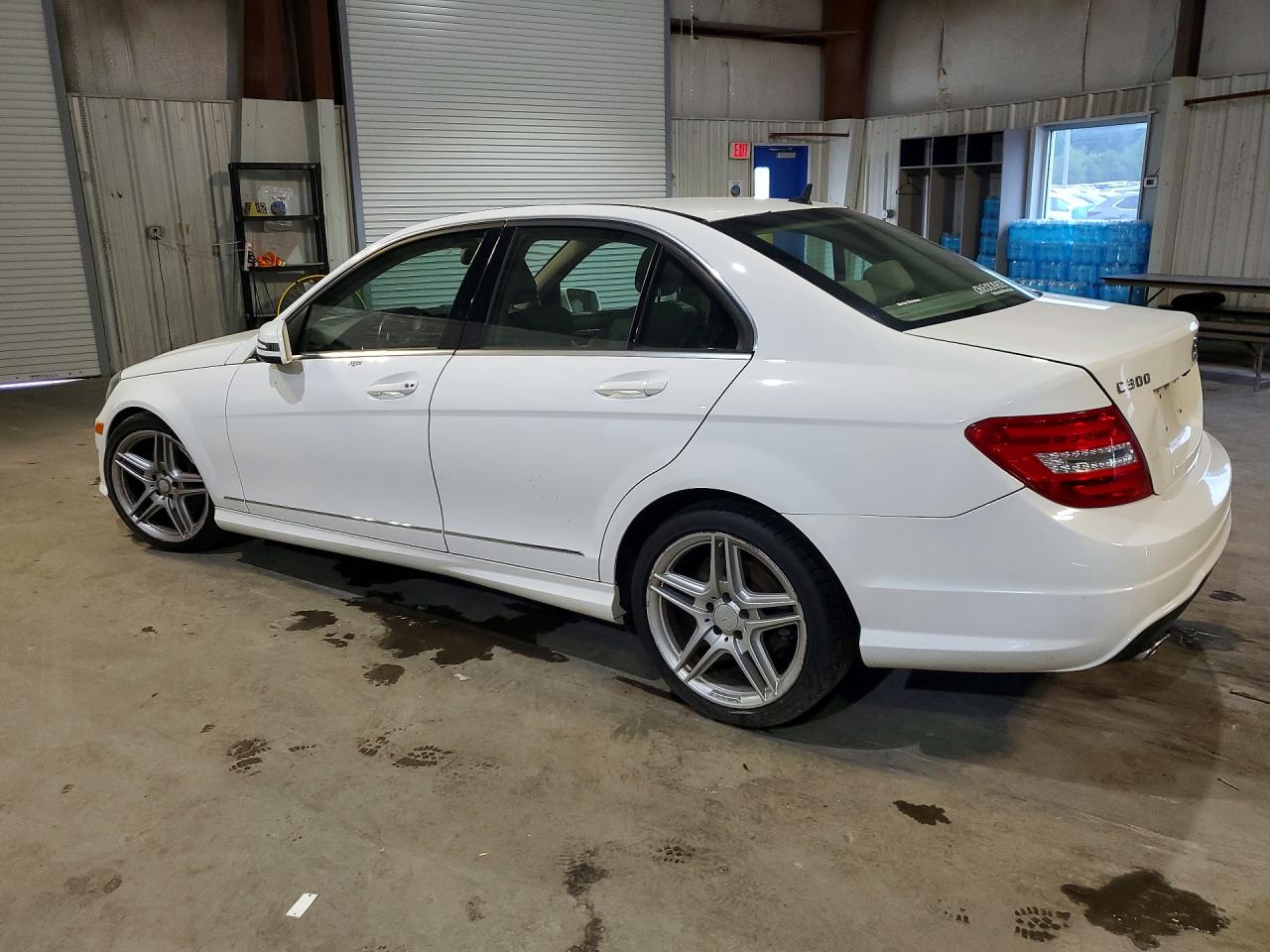 2013 Mercedes-benz C 300 4matic Белый vin: WDDGF8AB5DR281635